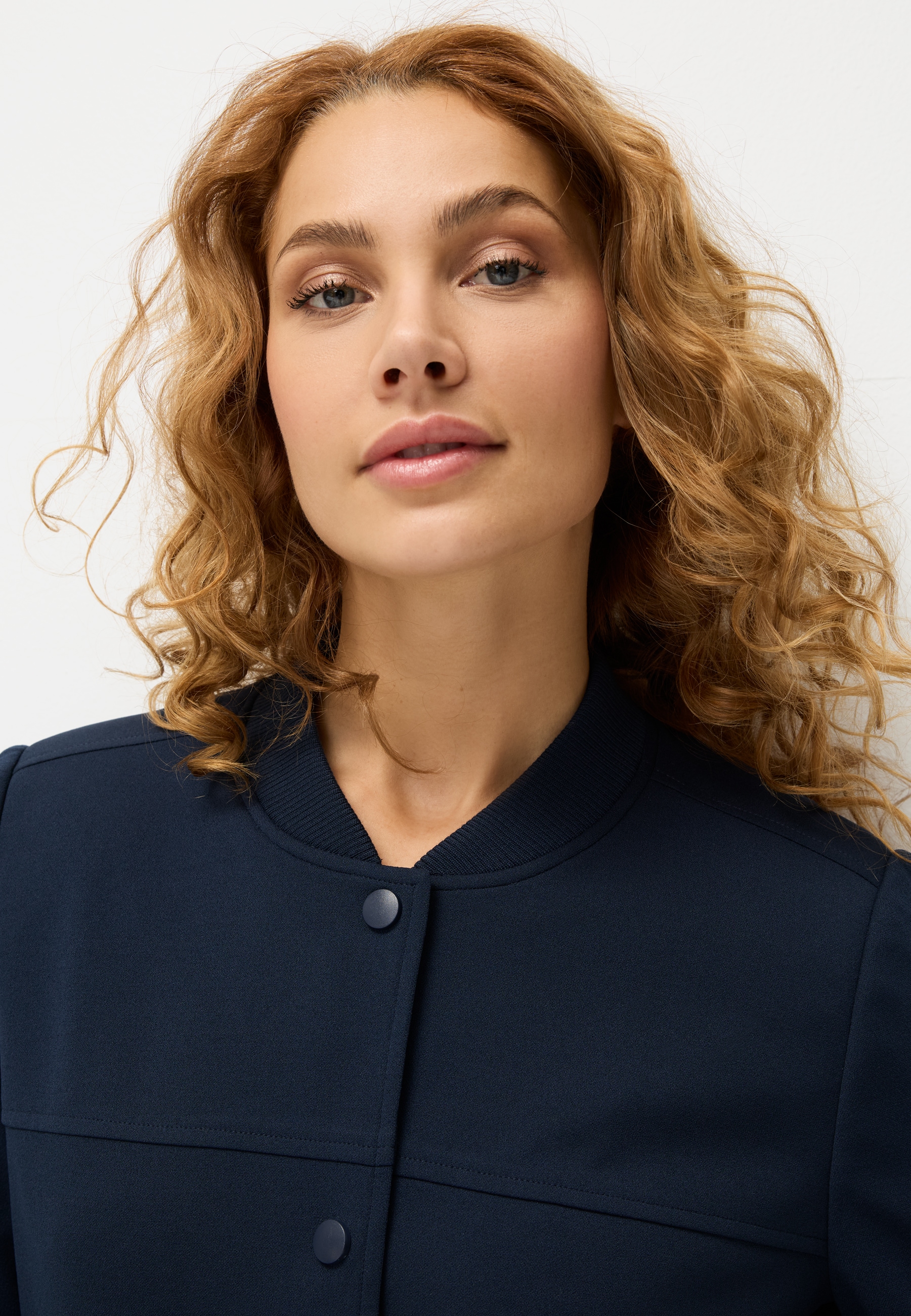 LASCANA Veste bomber »mit Druckknöpfen und Rippstrickbündchen« veste courte légère, veste de mi-saison décontractée, sportive et chic