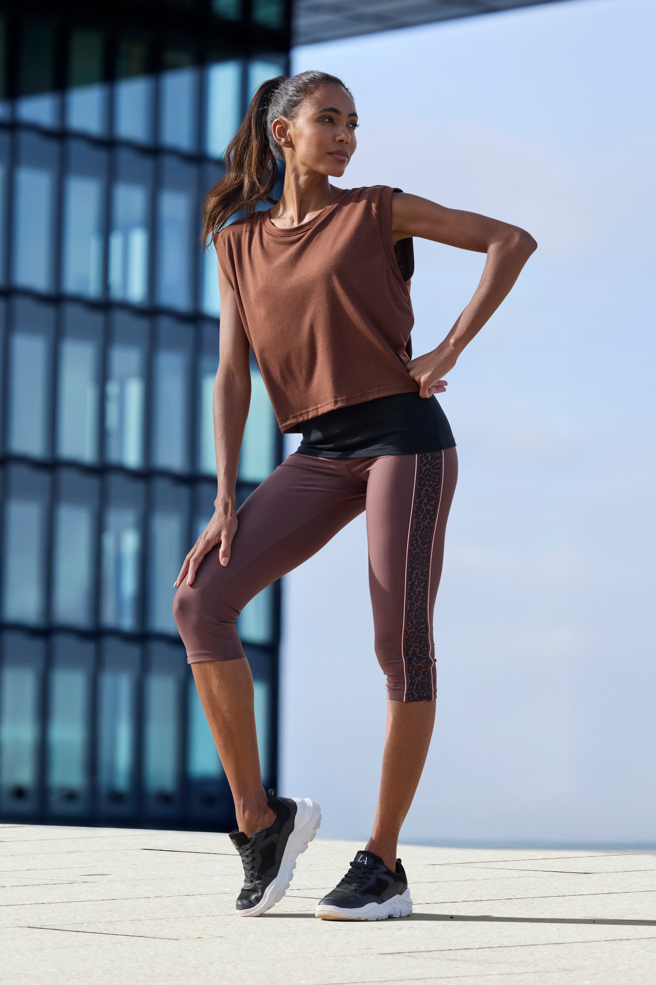 LASCANA ACTIVE T-shirt 2 en 1 »Tropical« look à double couche