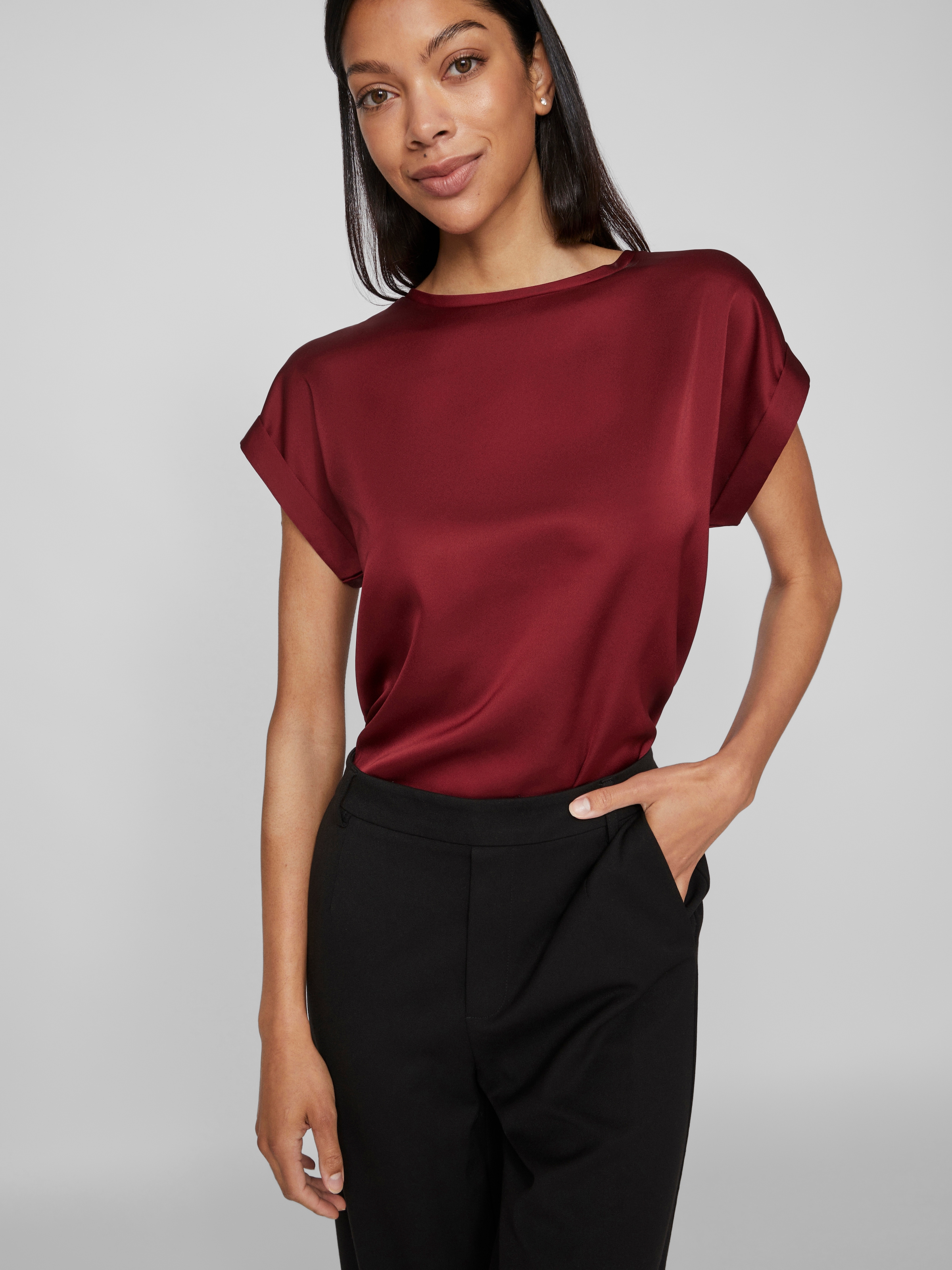 Vila Kurzarmshirt »VIELLETTE S/S SATIN TOP - NOOS«, Satin Optik