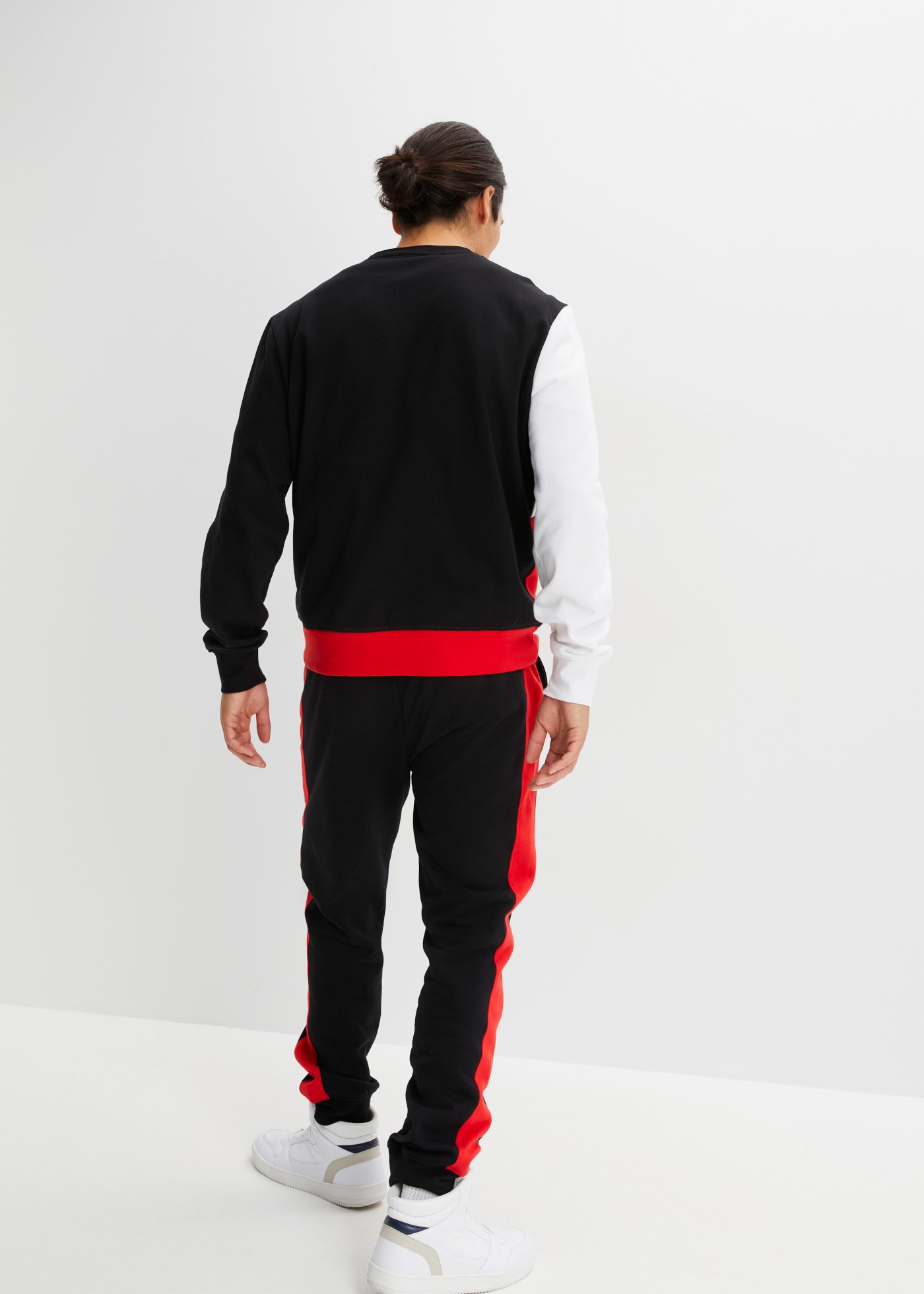 bonprix Jogginganzug mit Rundhals-Sweatshirt und Jogginghose, innen weich angeraut