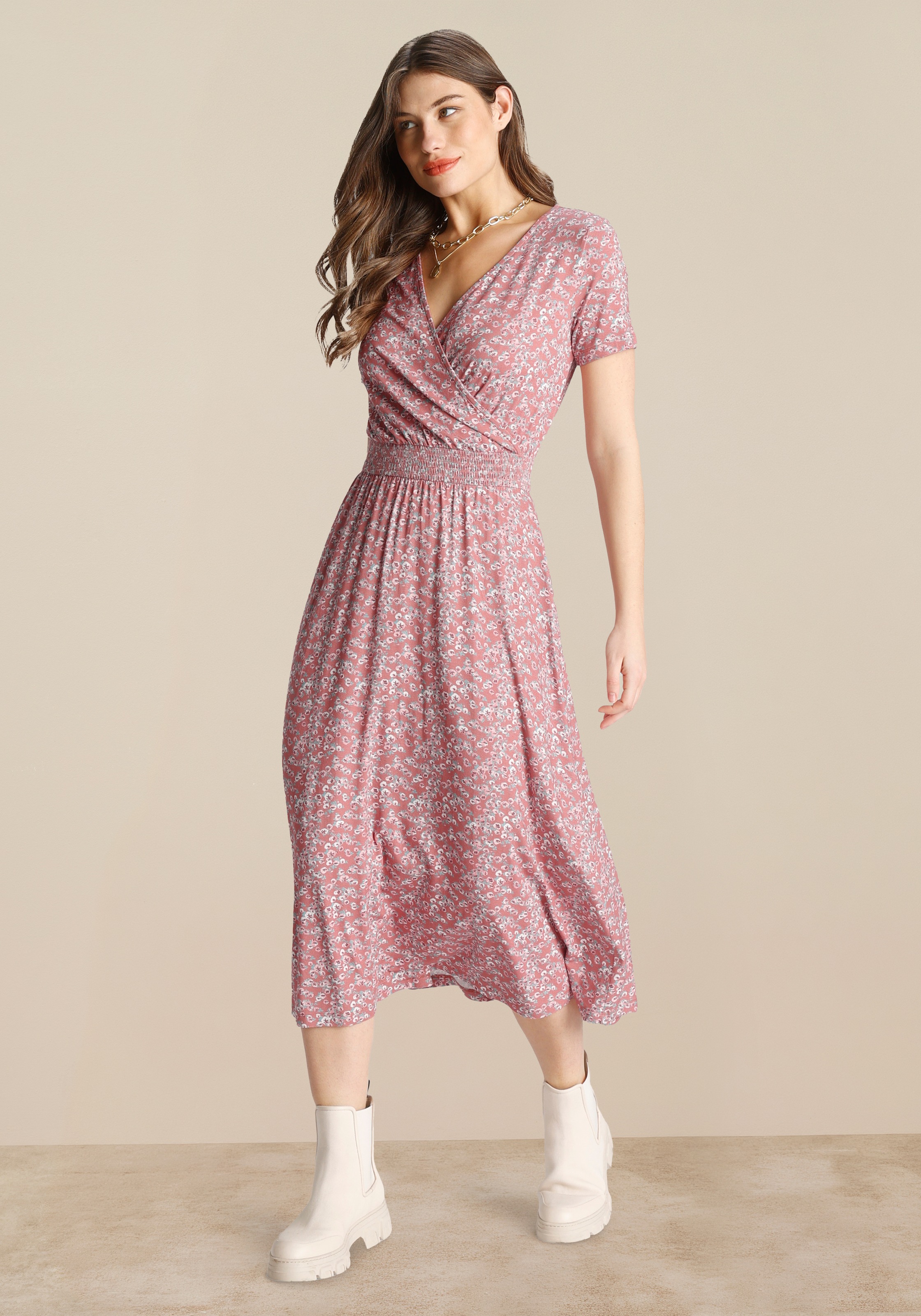 Image of Tamaris Jerseykleid "mit tailliertem Schnitt, aus fliessender Viskose-Qualität" in Midilänge