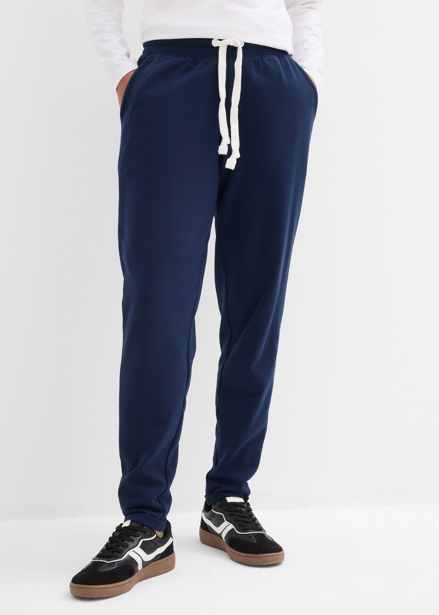 Image of bonprix Sweathose "Sweathose mit Bequembund" aus Baumwolle und Polyester, mit Bindeband, Regular Fit