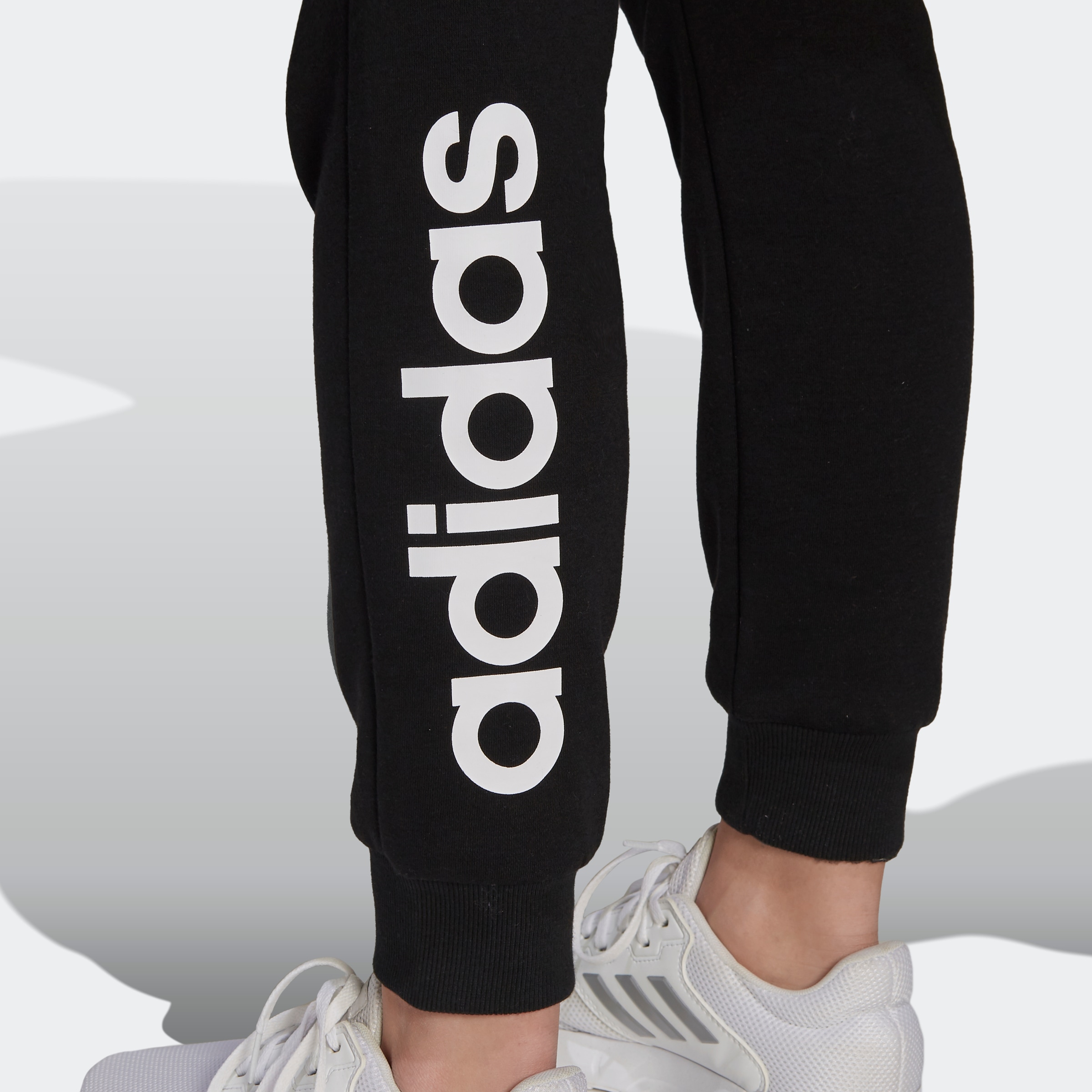 Sporthose LOGO FLEECE HOSE«, bestellen »ESSENTIALS (1 adidas ♕ versandkostenfrei tlg.) Sportswear