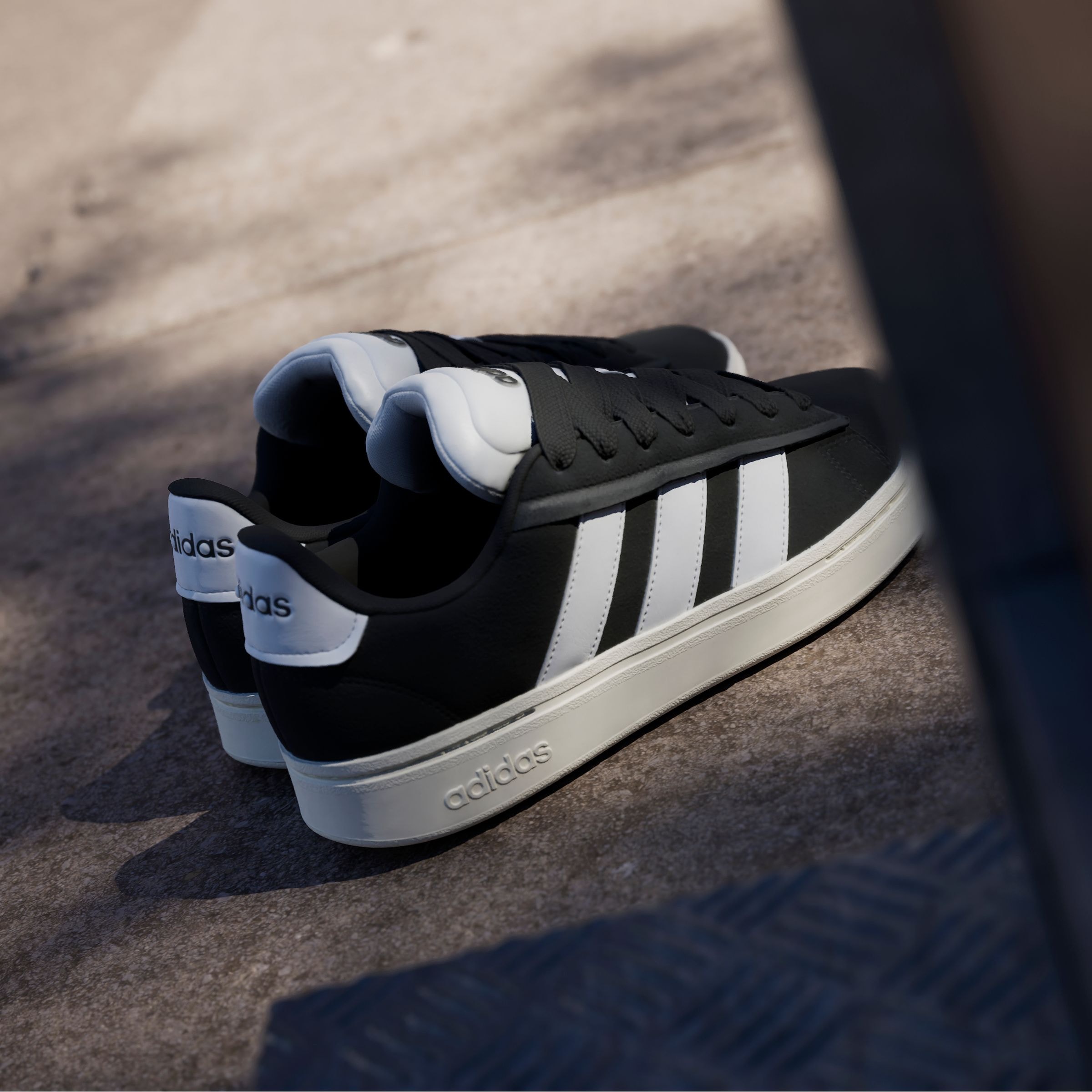 adidas Sportswear Sneaker »GRAND COURT ALPHA«  Design inspiriert vom adidas Campus 00