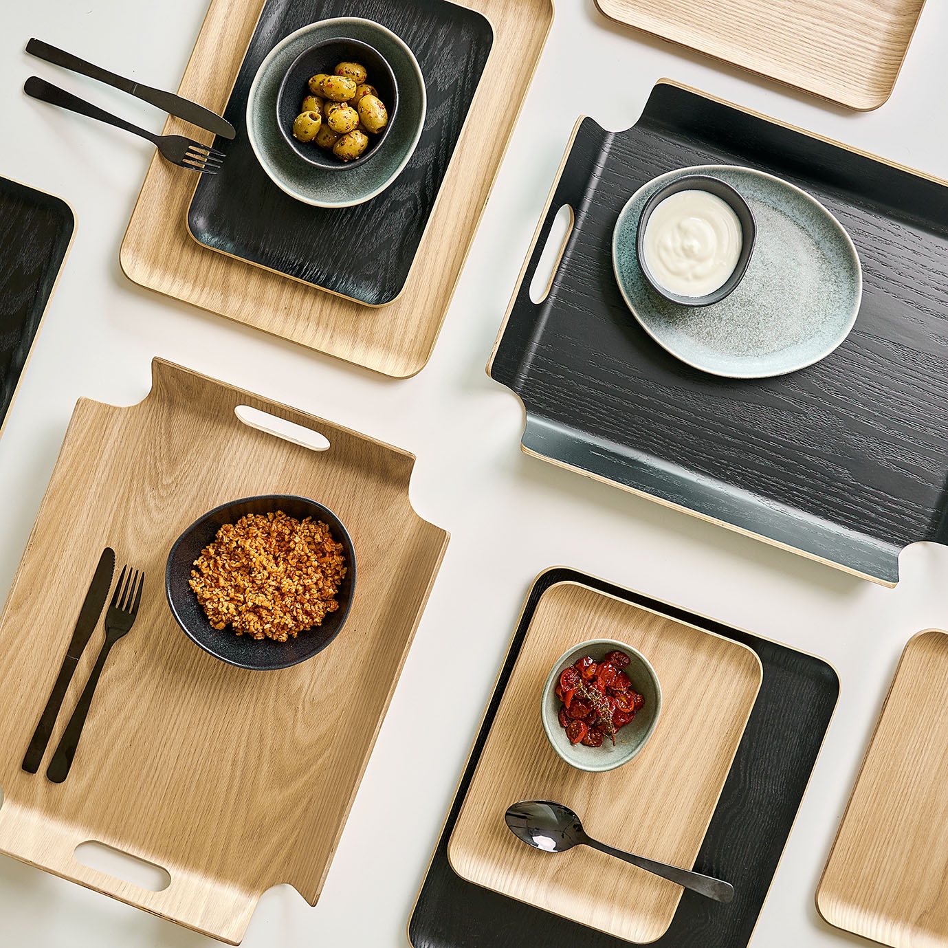 Zeller Present Servierplatte Holz / Wengefurnier, 2 seitliche Griffe, erhabener Rand