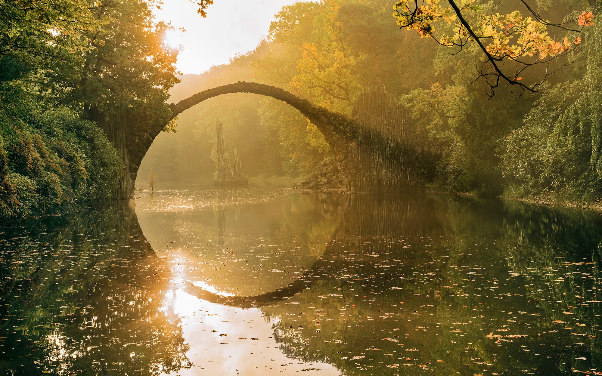 Komar Fototapete »Digitaldruck Vlies -  Devil's Bridge - Grösse 400 x 250 cm« bedruckt glatt Wohnzimmer, Schlafzimmer