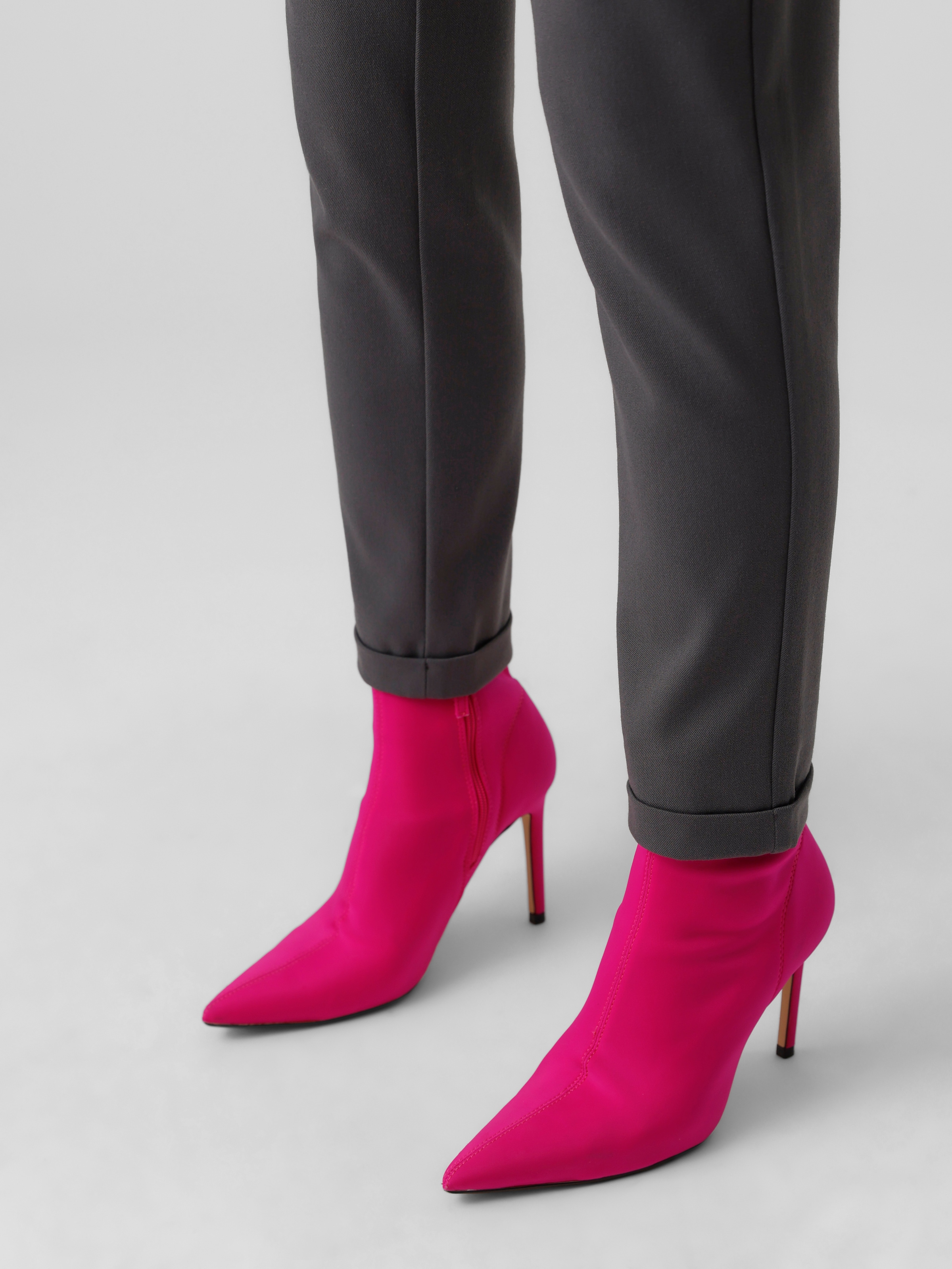 Vero Moda Pantalon de costume »VMMAYA MR LOOSE SOLID PANT NOOS«  knöchelfreie Form mit Saumaufschlag