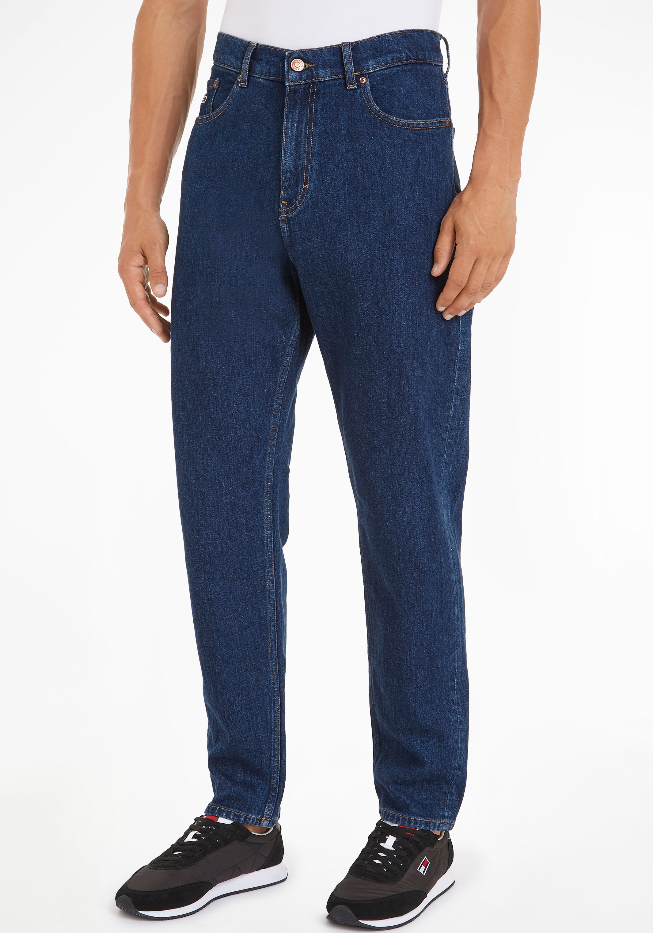 Tommy Jeans Tapered-fit-Jeans »Isaac Relaxed Tapered«, im 5-Pocket-Style