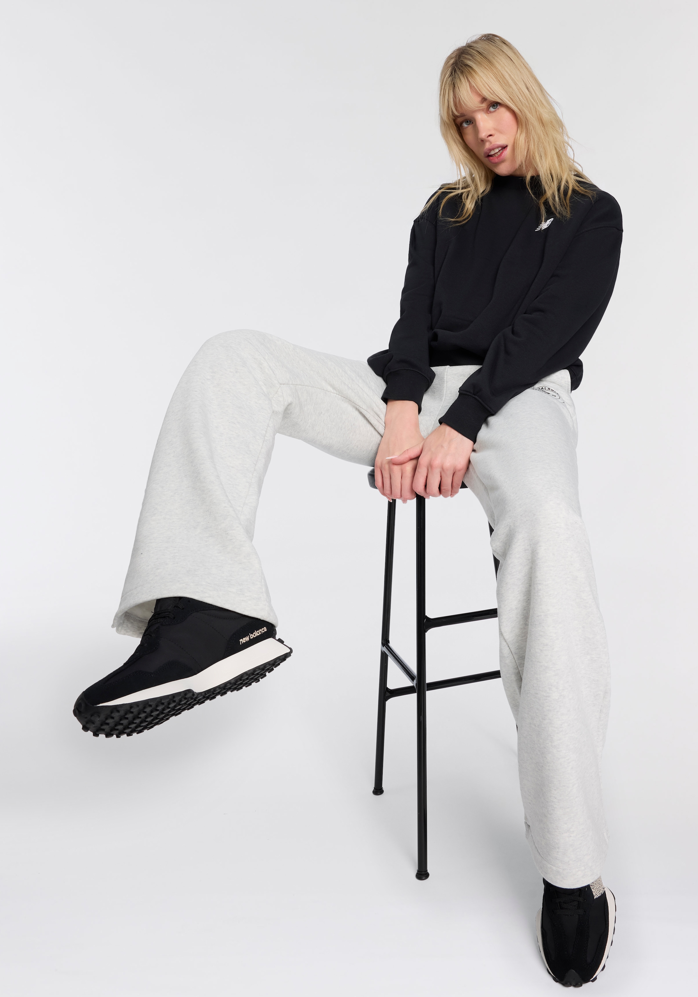New Balance Sweat-shirt »Sport Essentials French Terry Crew«, avec col rond, en tissu French Terry, coupe décontractée
