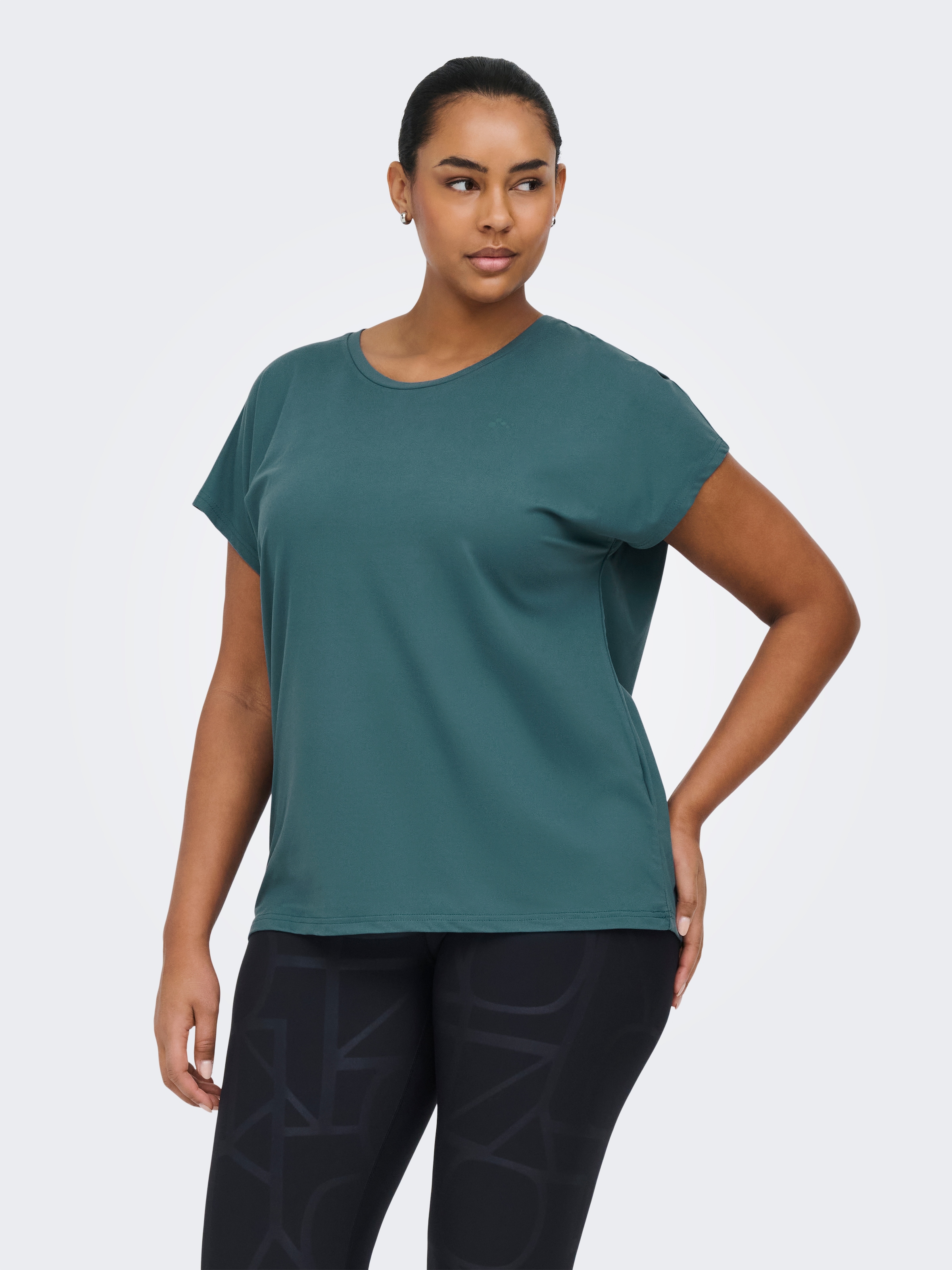 ONLY Play T-shirt fonctionnel »ONPAUBREE SS LOOSE TRAIN TEE CURVY NOOS« Relaxed Fit, en polyester et élasthanne, jersey uni