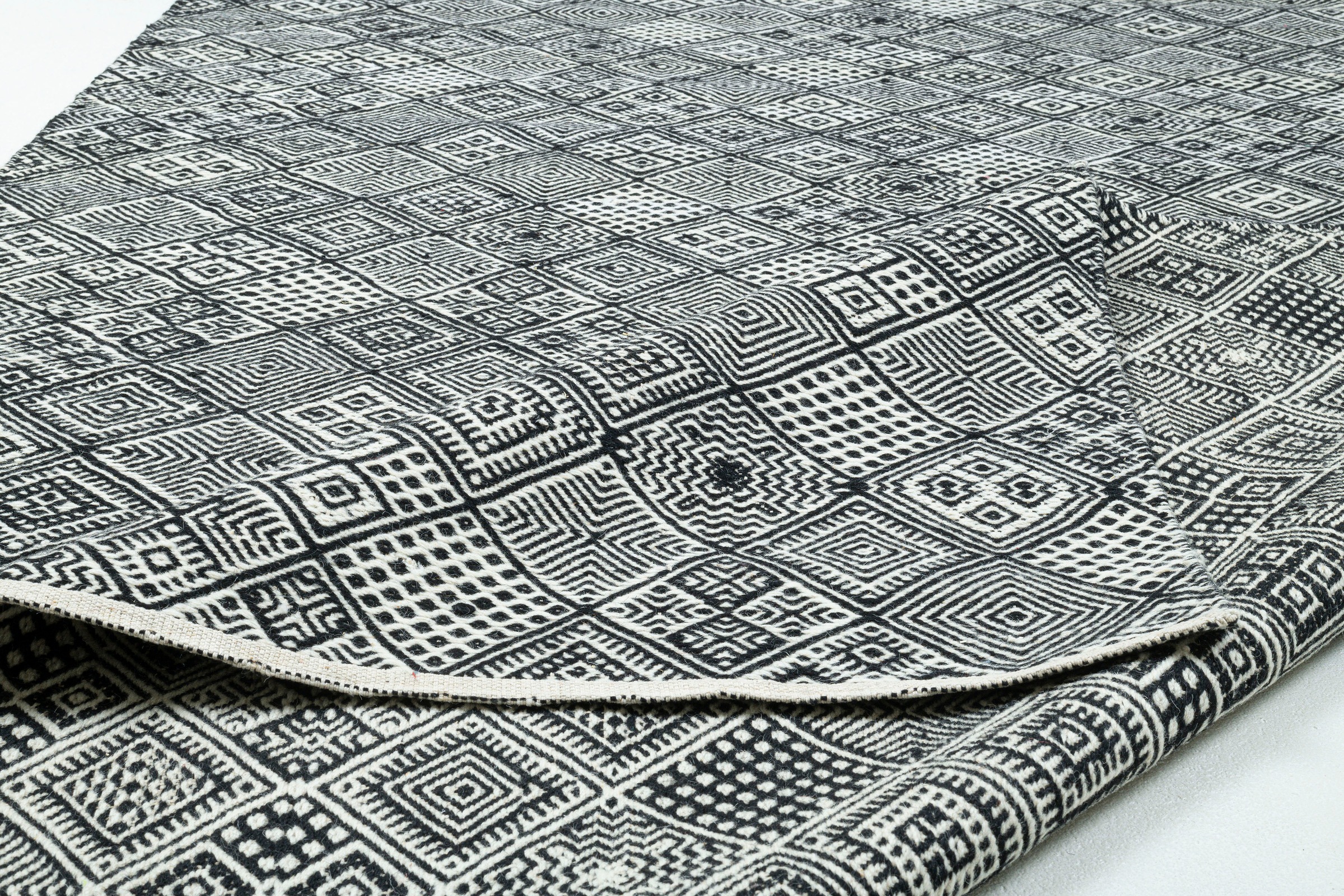 THEKO Tapis en laine »Molde - 14005« Rectangulaire 5 mm Höhe Handweb Teppich, reine Wolle, handgewebt, Scandi Design, Rauten Muster