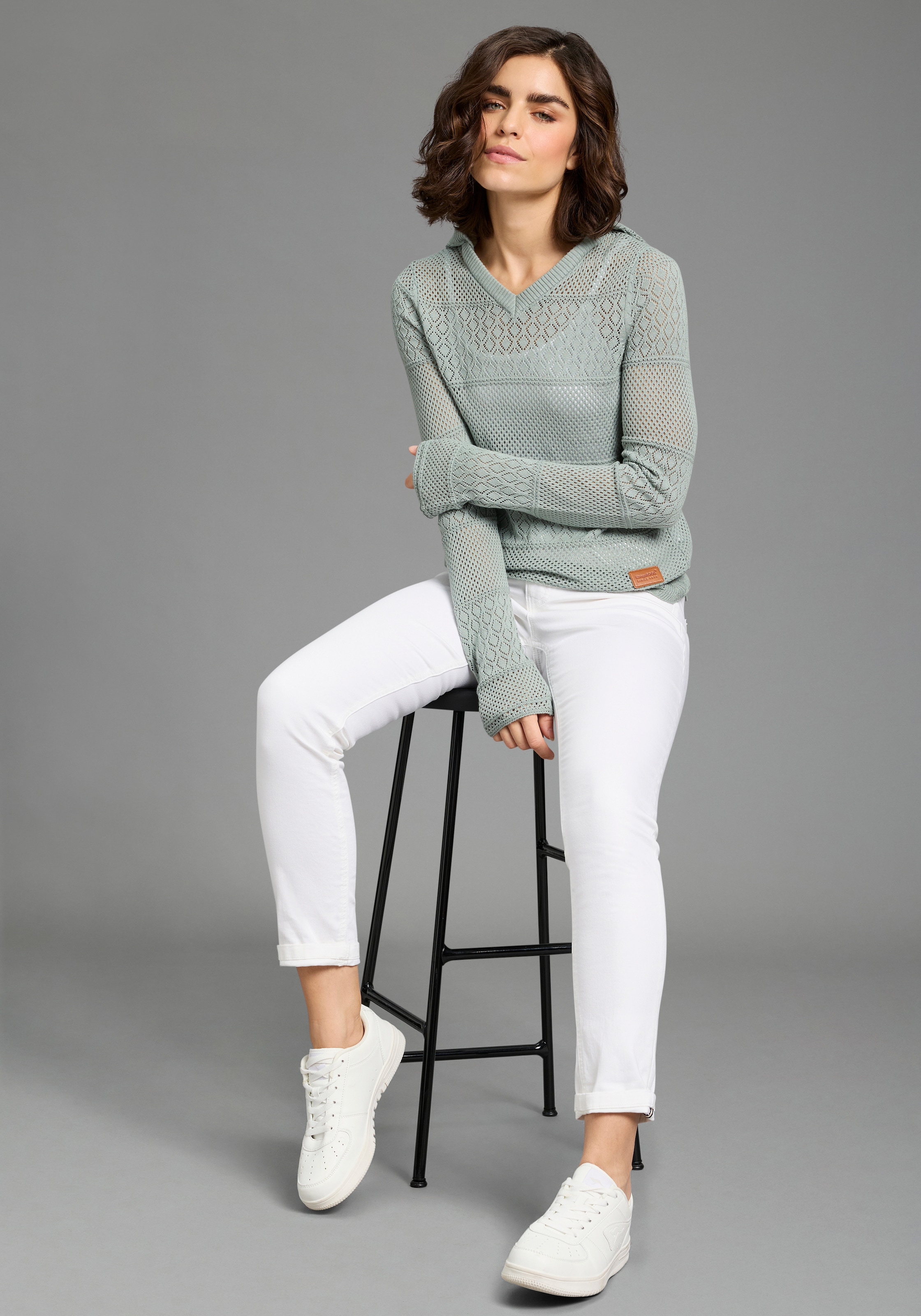 KangaROOS Ajourpullover aus Baumwolle, mit V-Ausschnitt, bequeme Passform, Langarm