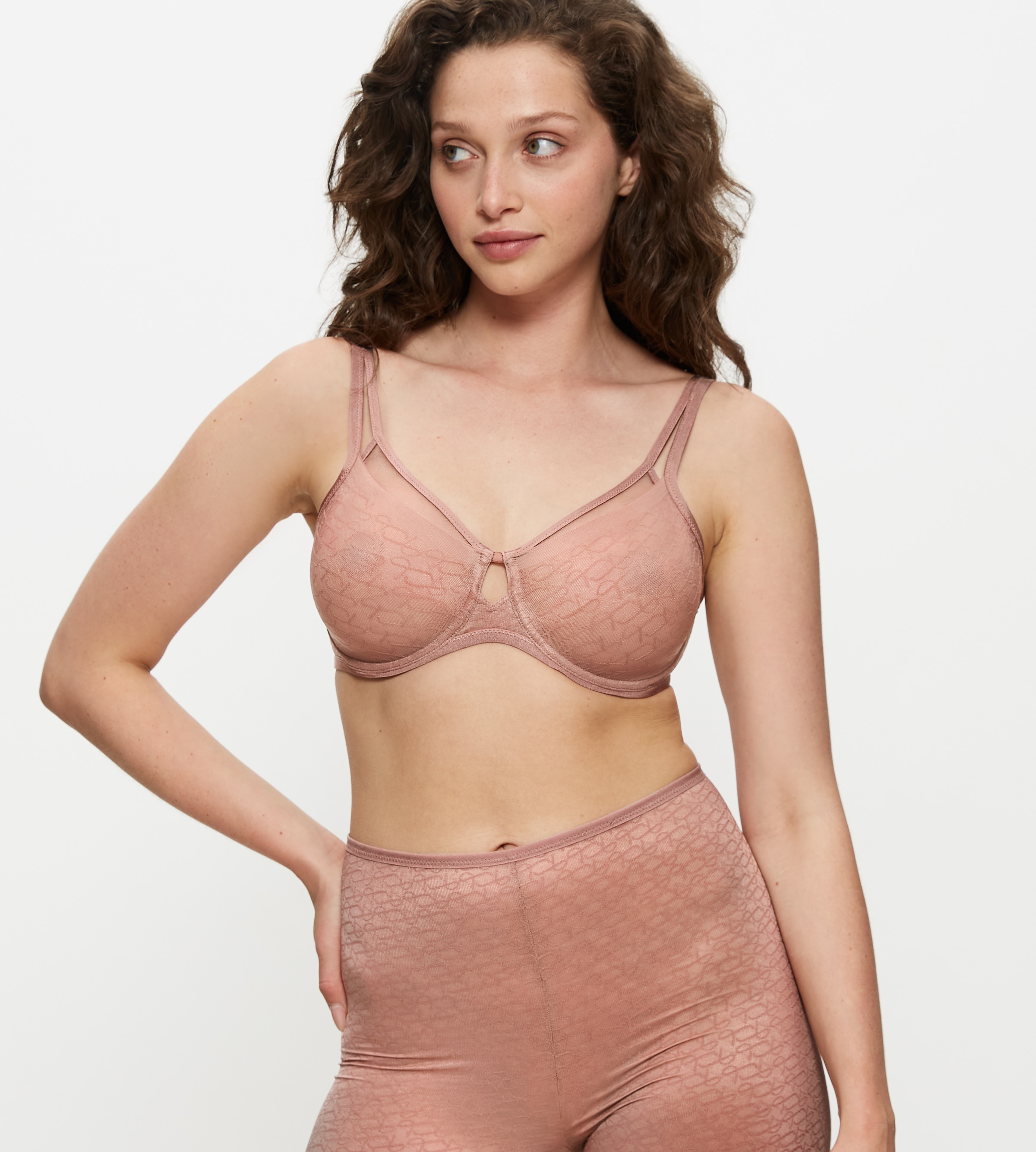 Triumph Soutien-gorge minimisant »Signature Sheer« verkleinert die Brust optisch um eine Cup-Grösse, Spitze