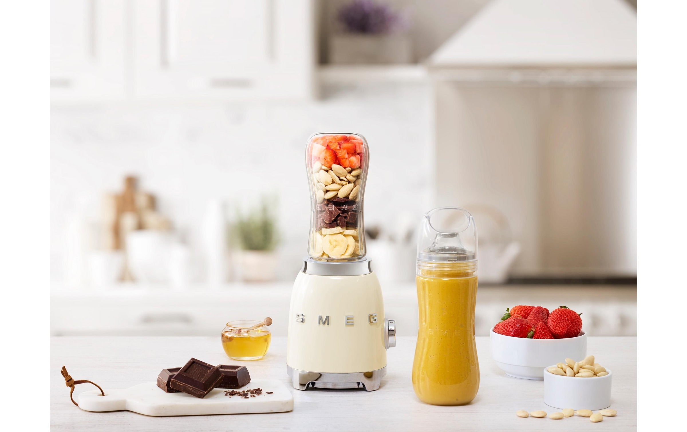 Smeg Standmixer »Blender 50's PBF01CREU«, 300 W