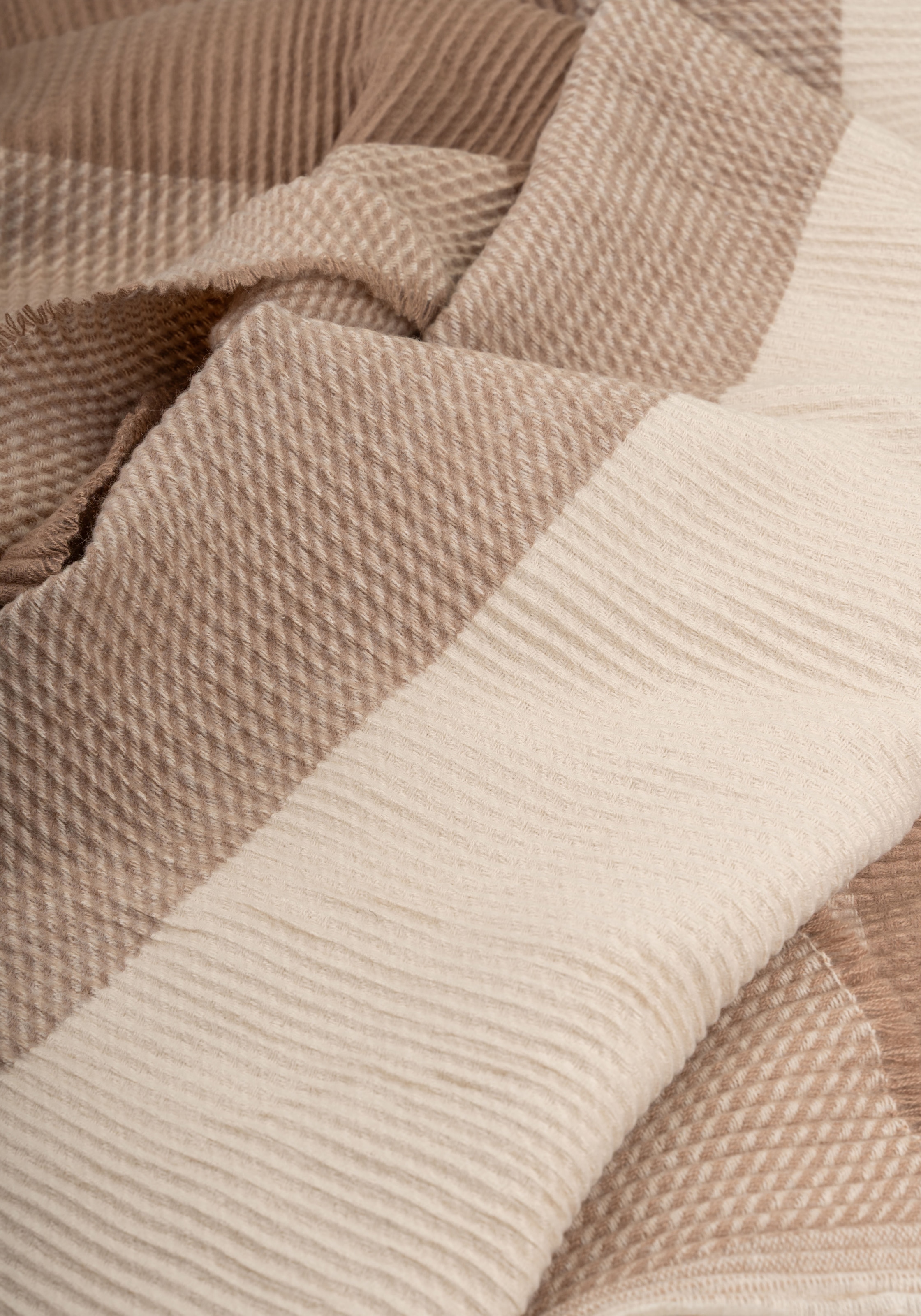 Capelli New York Modeschal tricolor, leichte Fransenkante, Farbverlauf