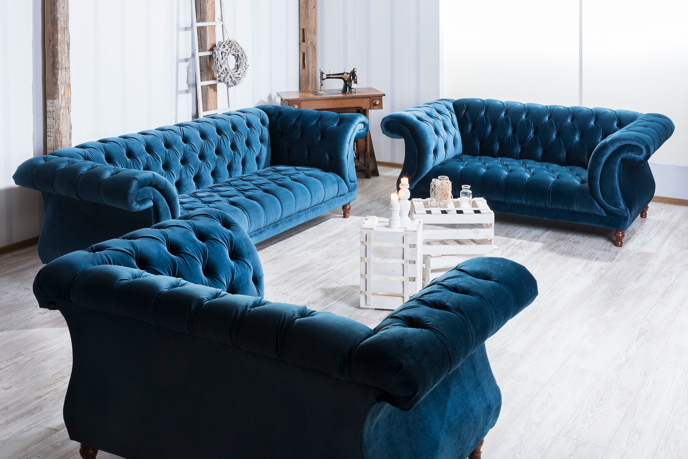 Max Winzer® Chesterfield-Sofa »Isabelle«, Knopfheftung & gedrechselten Füssen in Buche Nussbaum, Breite 260 cm