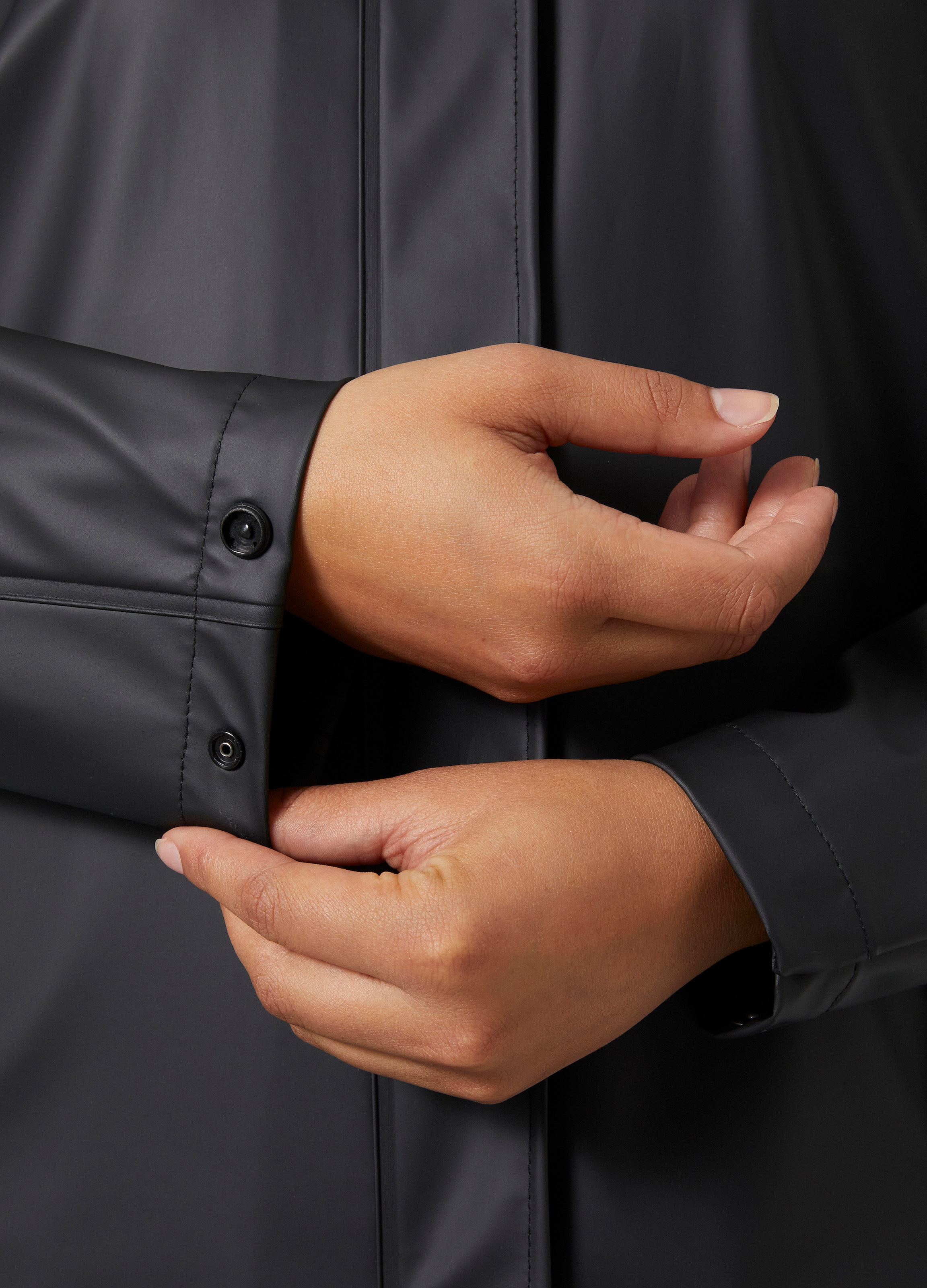 Helly Hansen Veste de pluie »W MOSS JACKET« avec capuche avec col montant, coupe-vent, tissu PU imperméable