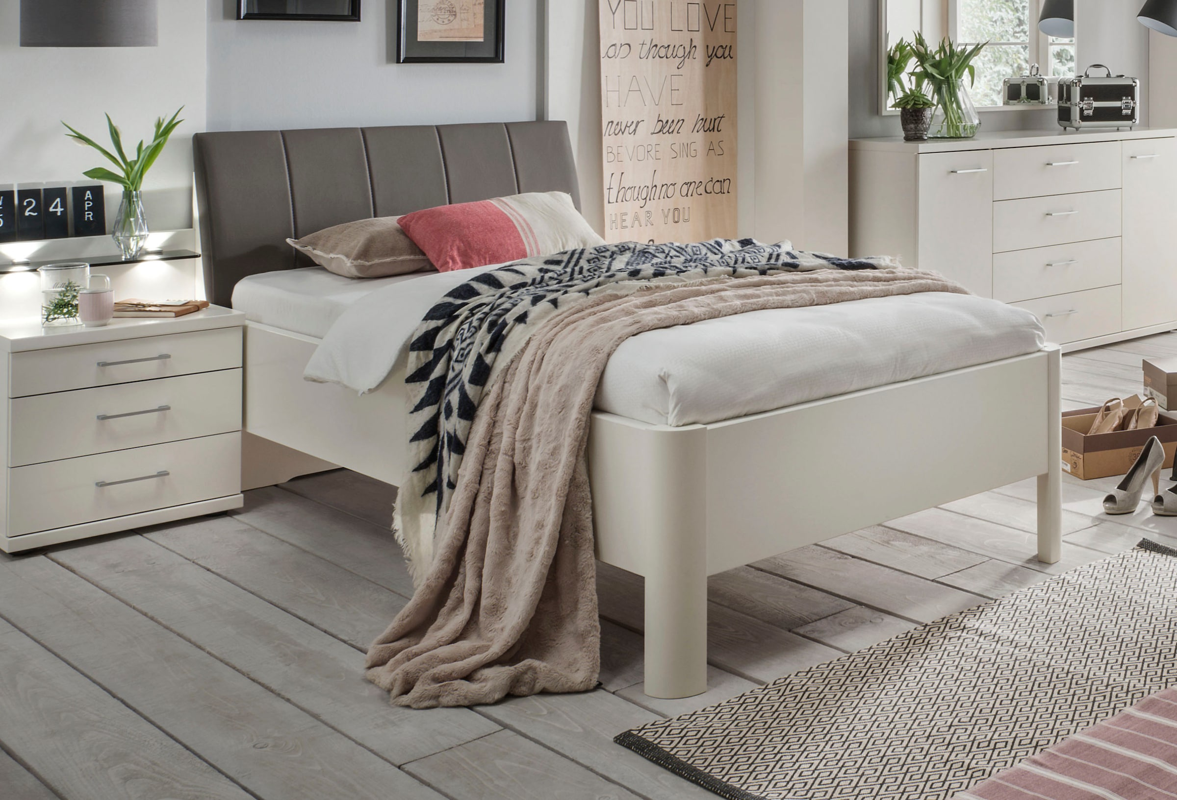 Image of WIEMANN Bett »Bern«, mit Rundfüsse und Polsterkopfteil bei Ackermann Versand Schweiz