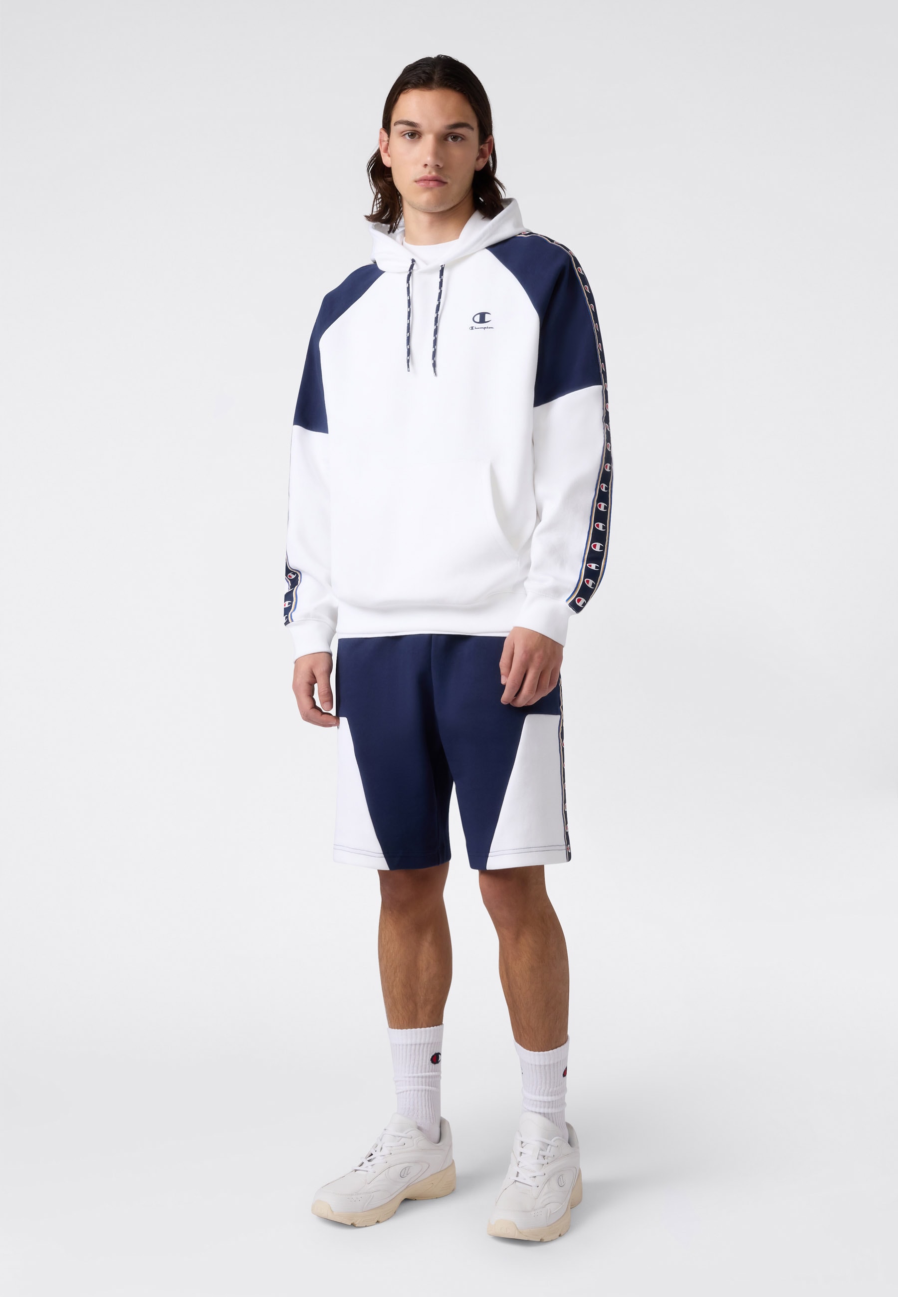 Image of Champion Kapuzensweatshirt "Sports-inspired Interlock Hoodie with Tape detailing", für sportliche Aktivitäten, mit Rundhalsausschnitt