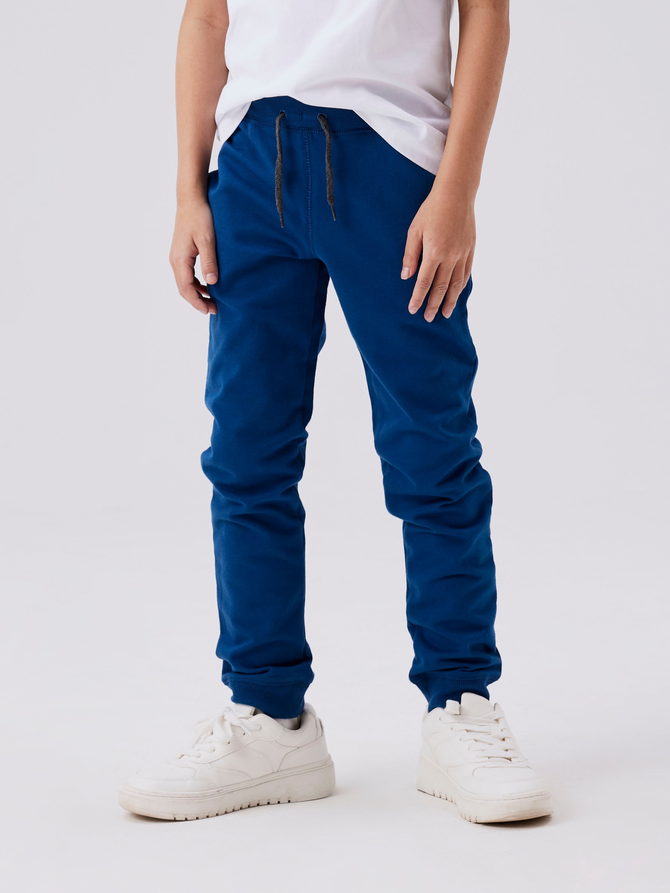 Image of Name It Jogginghose "NKMSWEAT für Jungen mit verstellbarem Bund und Kordelzug" unifarben, casual, regular fit, Baumwollmix, Rundhals