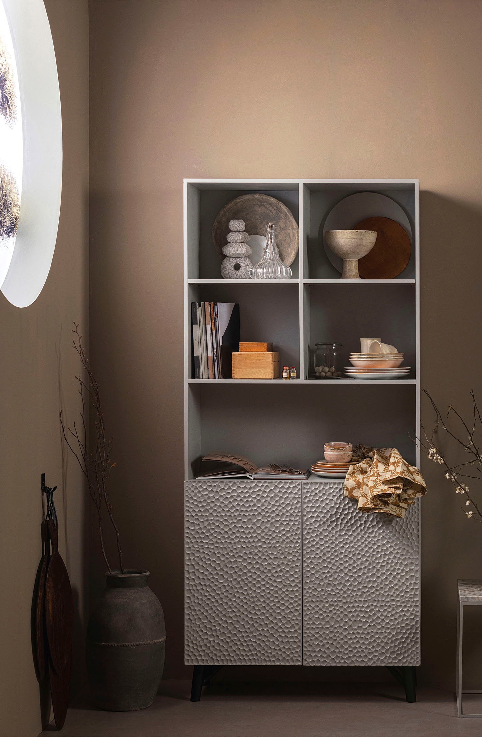 WOOOD Regal »Carve Standregal mit 2 Türen« mit offenen Fächern, 2 Türen, H 200 cm x B 90 cm