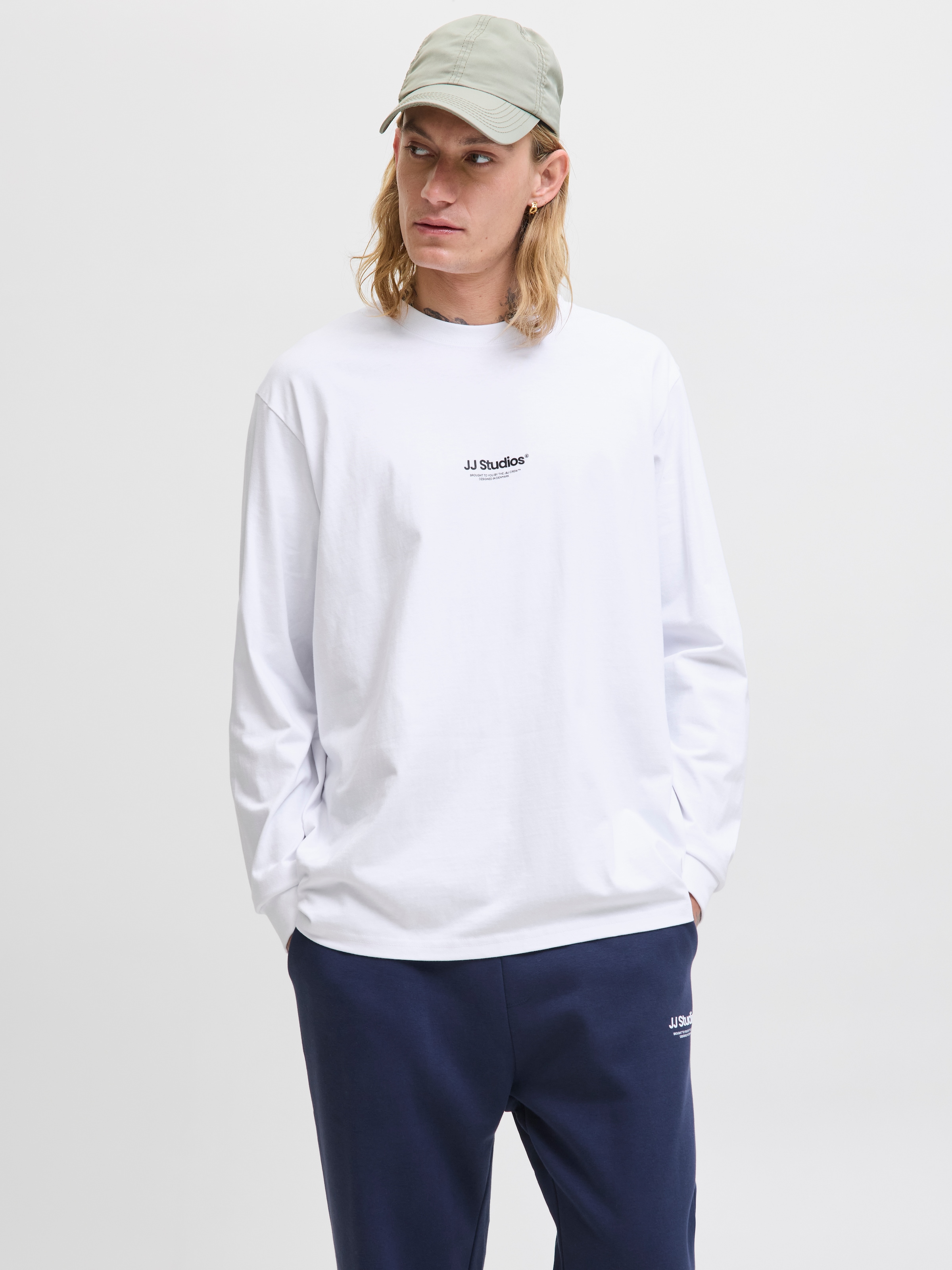 Image of Jack & Jones Langarmshirt "JJESOHO TEE LS CREW NECK NOOS"