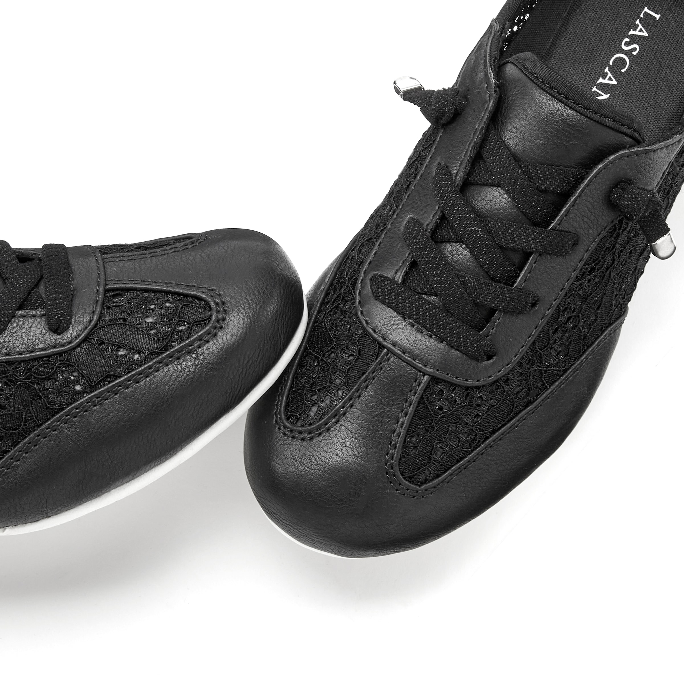 LASCANA Sneaker »Freizeitschuh, Halbschuh mit modischen Spitzendetails«, zum Reinschlüpfen mit elastischen Schnürbändern VEGAN