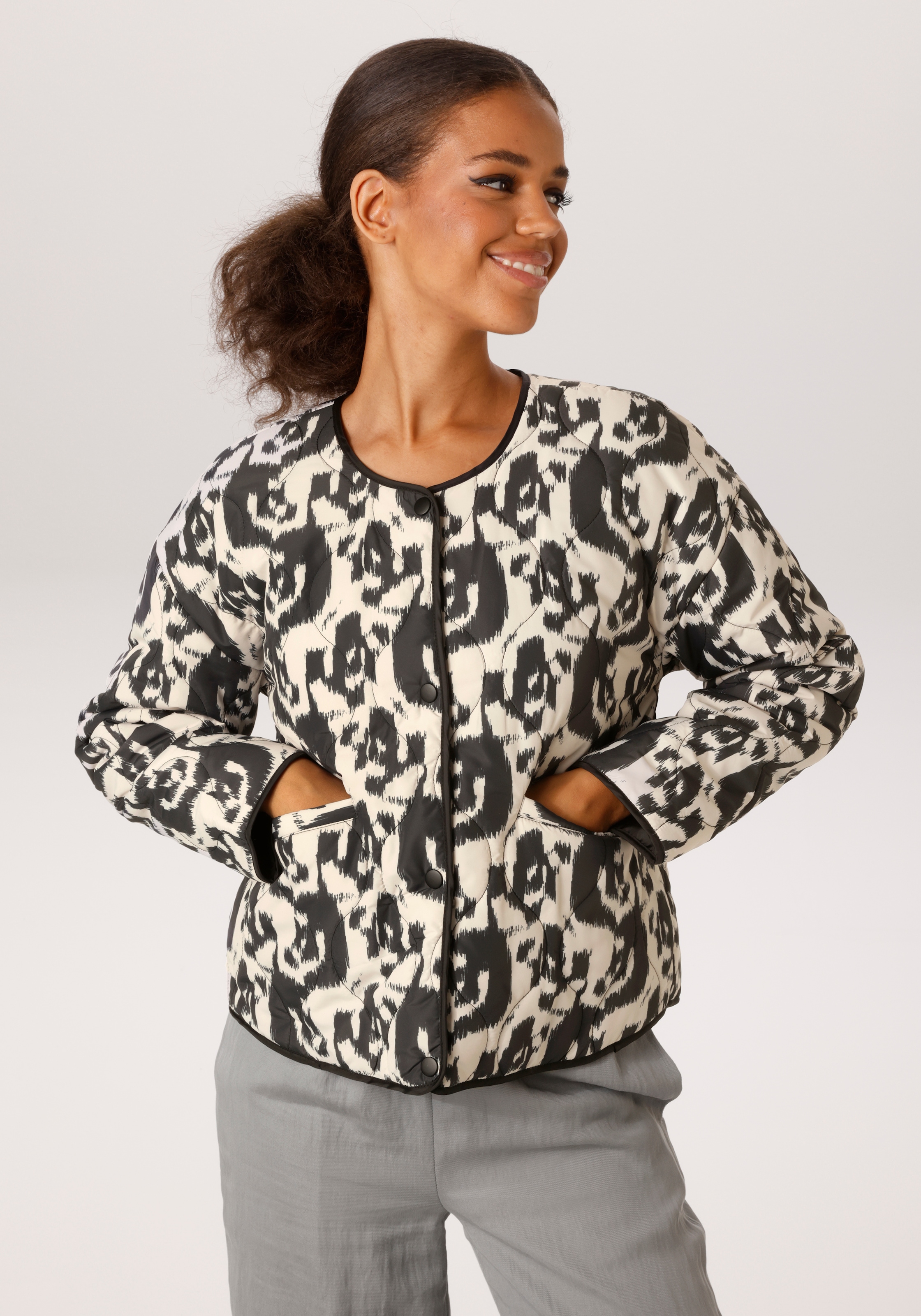 Image of Aniston CASUAL Steppjacke mit extravagantem, grafischen Muster