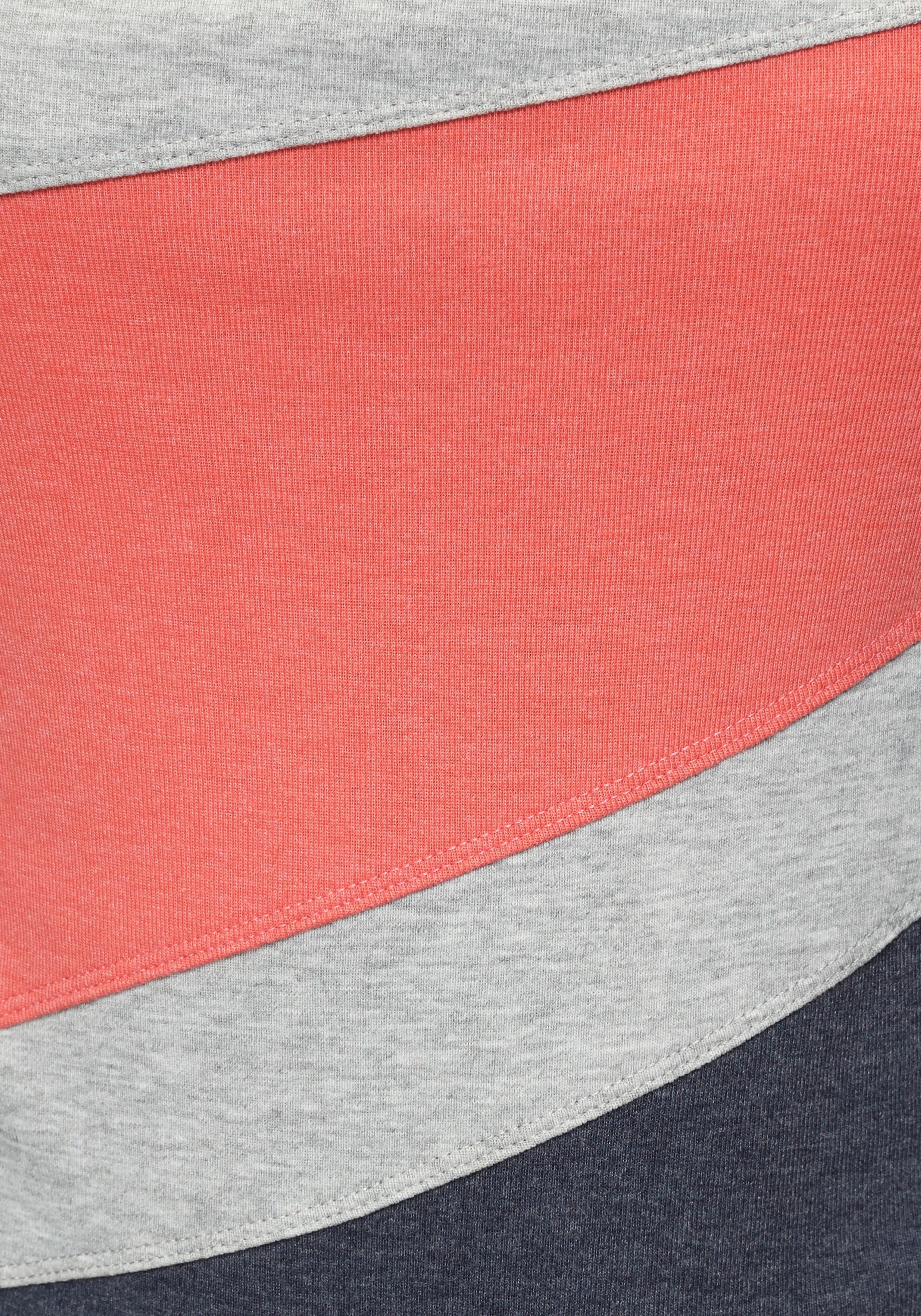 KangaROOS Longsleeve, Langarm, figurbetonte Passform, unifarben, Rundhalsausschnitt