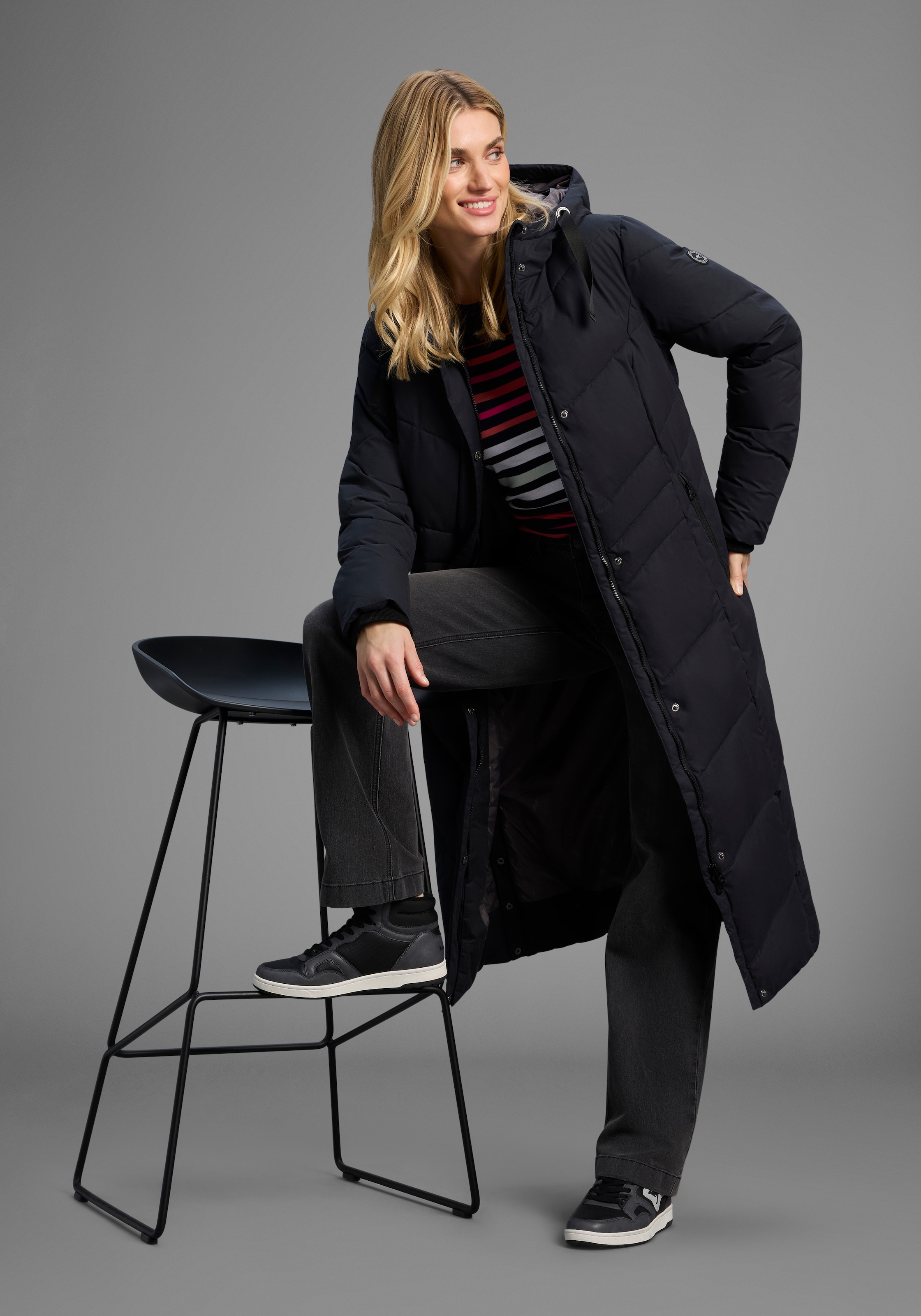 KangaROOS Steppmantel Langer Wintermantel mit seitlichen Knöpfen und Kapuze