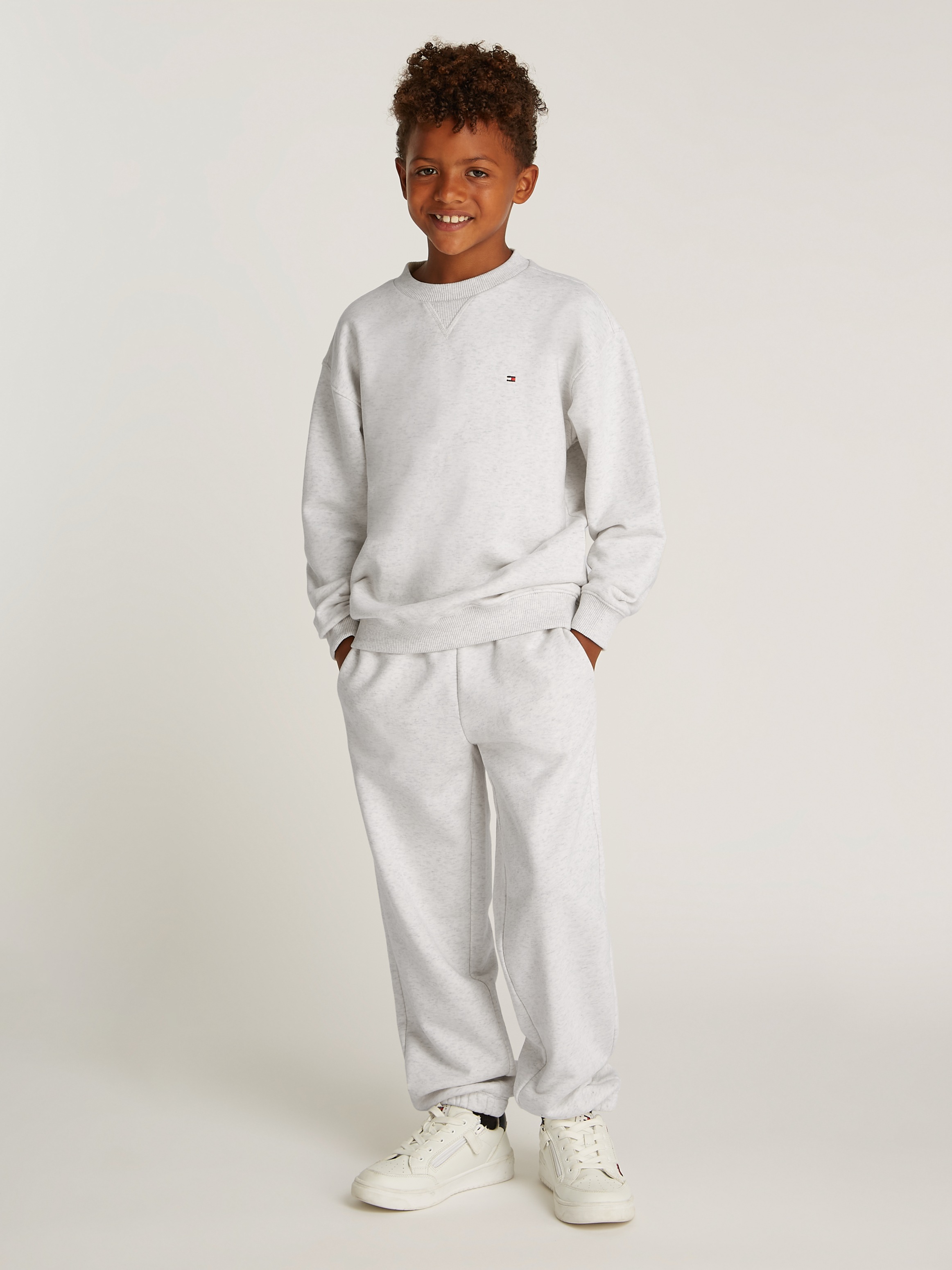 Tommy Hilfiger Sweatshirt »U TIMELESS SWEATSHIRT«, mit Logostickerei