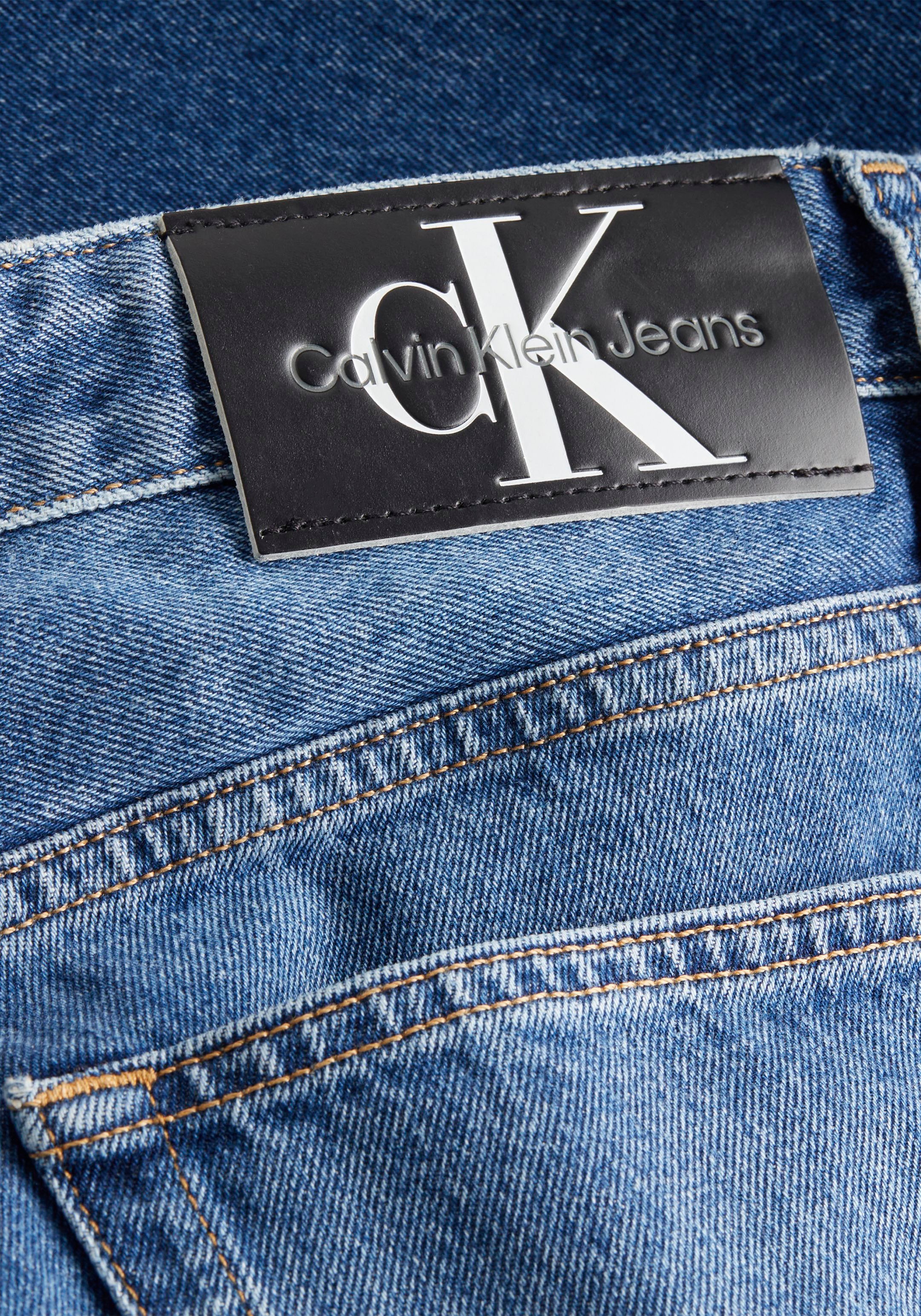 versandkostenfrei auf Leder Calvin TAPER«, mit Jeans -Badge Klein »REGULAR Calvin Tapered-fit-Jeans Klein