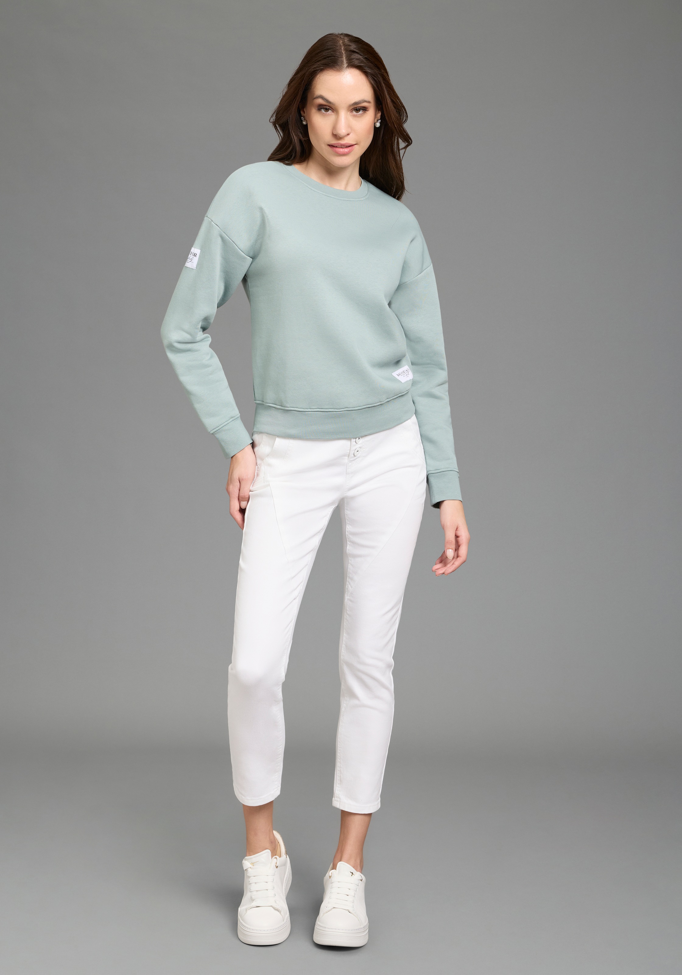 Bruno Banani Sweatshirt , mit Rundhalsausschnitt und platzierten Weblabels
