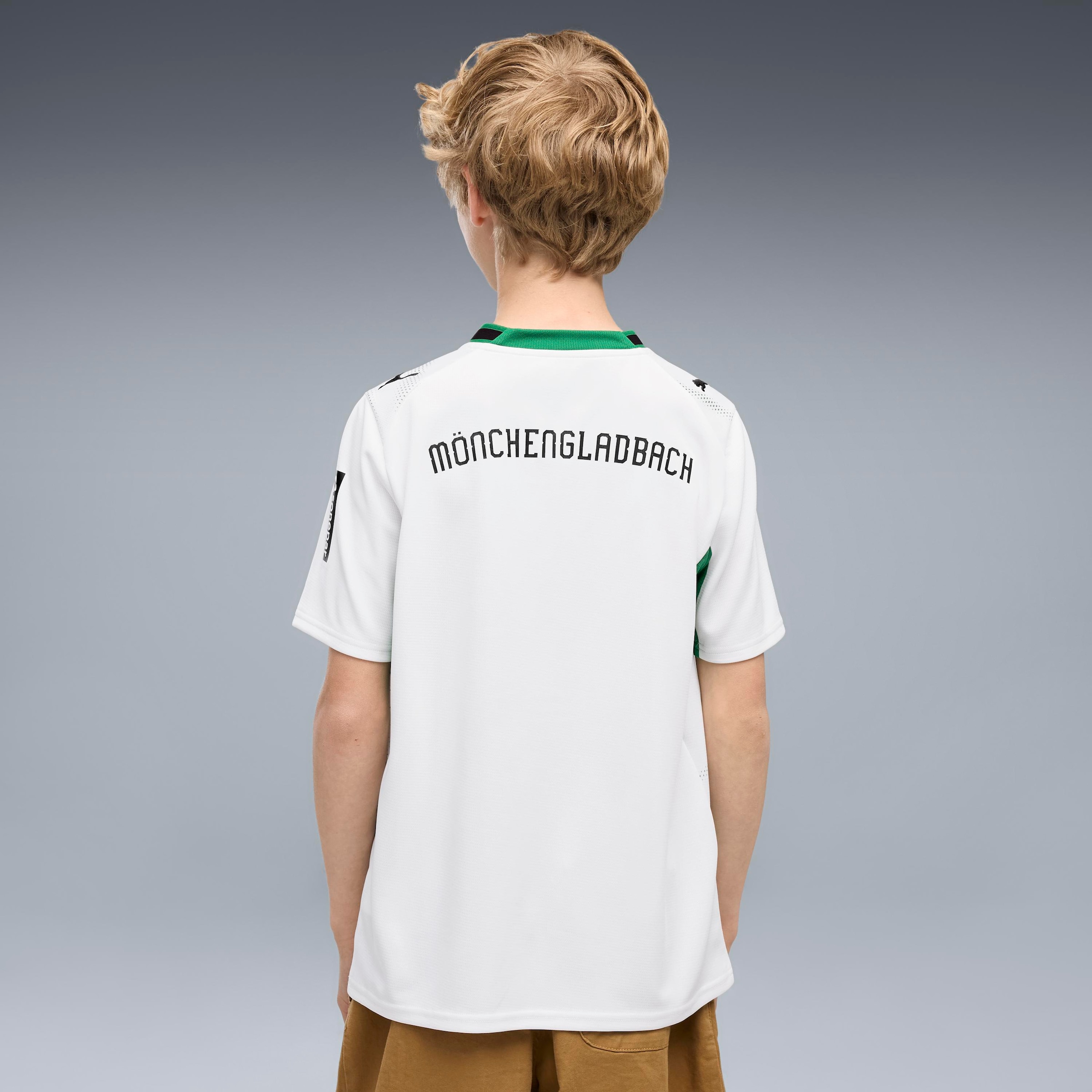 PUMA Maillot de foot »BMG HOME JERSEY REPLICA JR« pour adolescents, avec technologie DryCELL, respirant