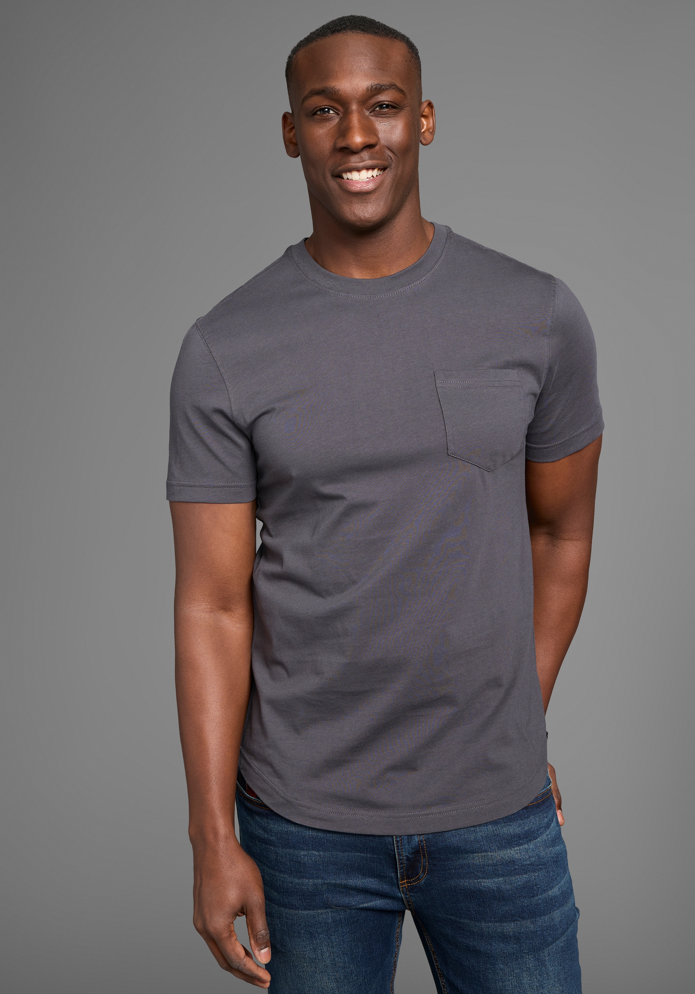 Image of Bruno Banani Longshirt mit abgerundetem Saum und 4cm Mehrlänge