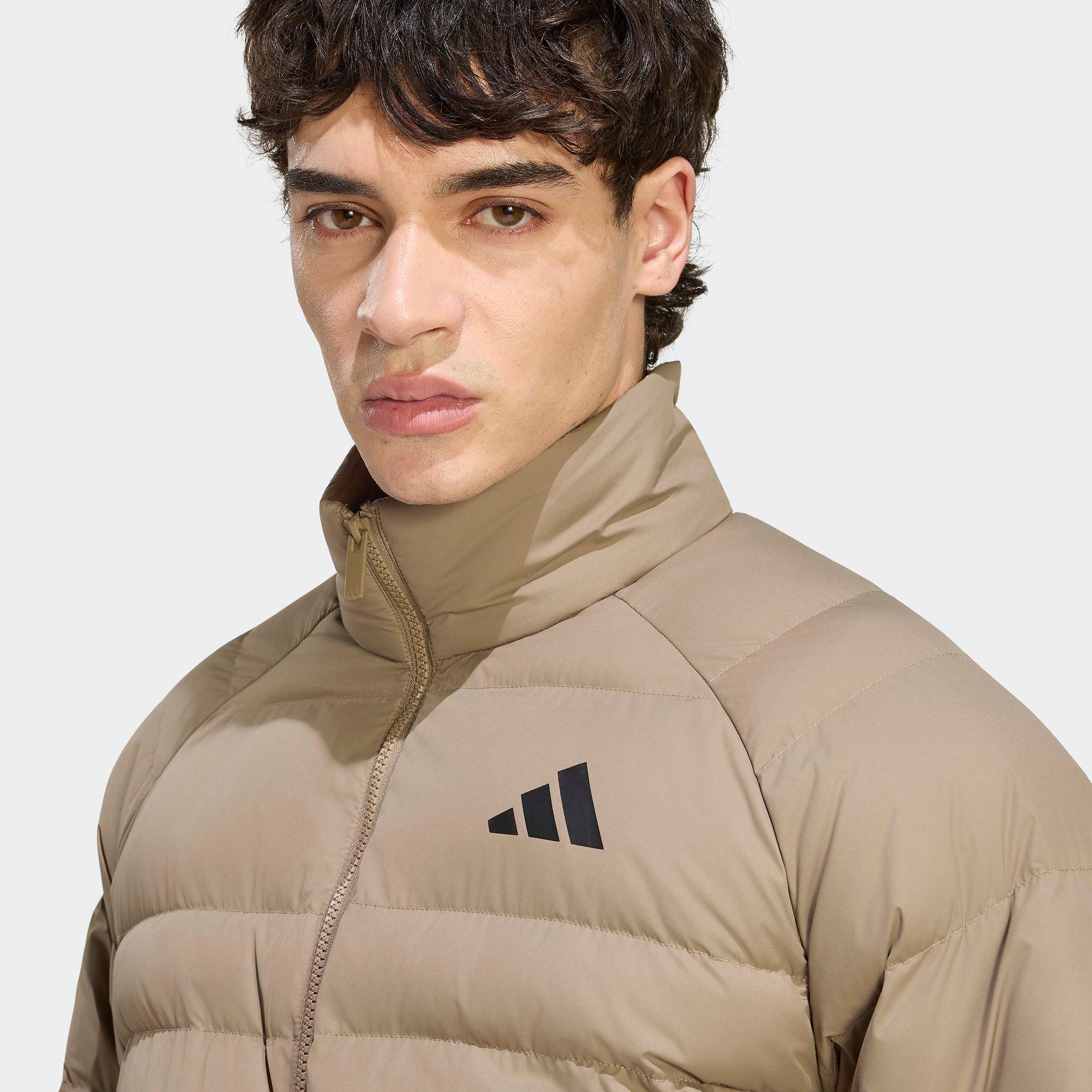 adidas Sportswear Veste d'extérieur »ESSENTIALS, VERSTAUBAR« sportlicher Stil, für Outdoor-Aktivitäten