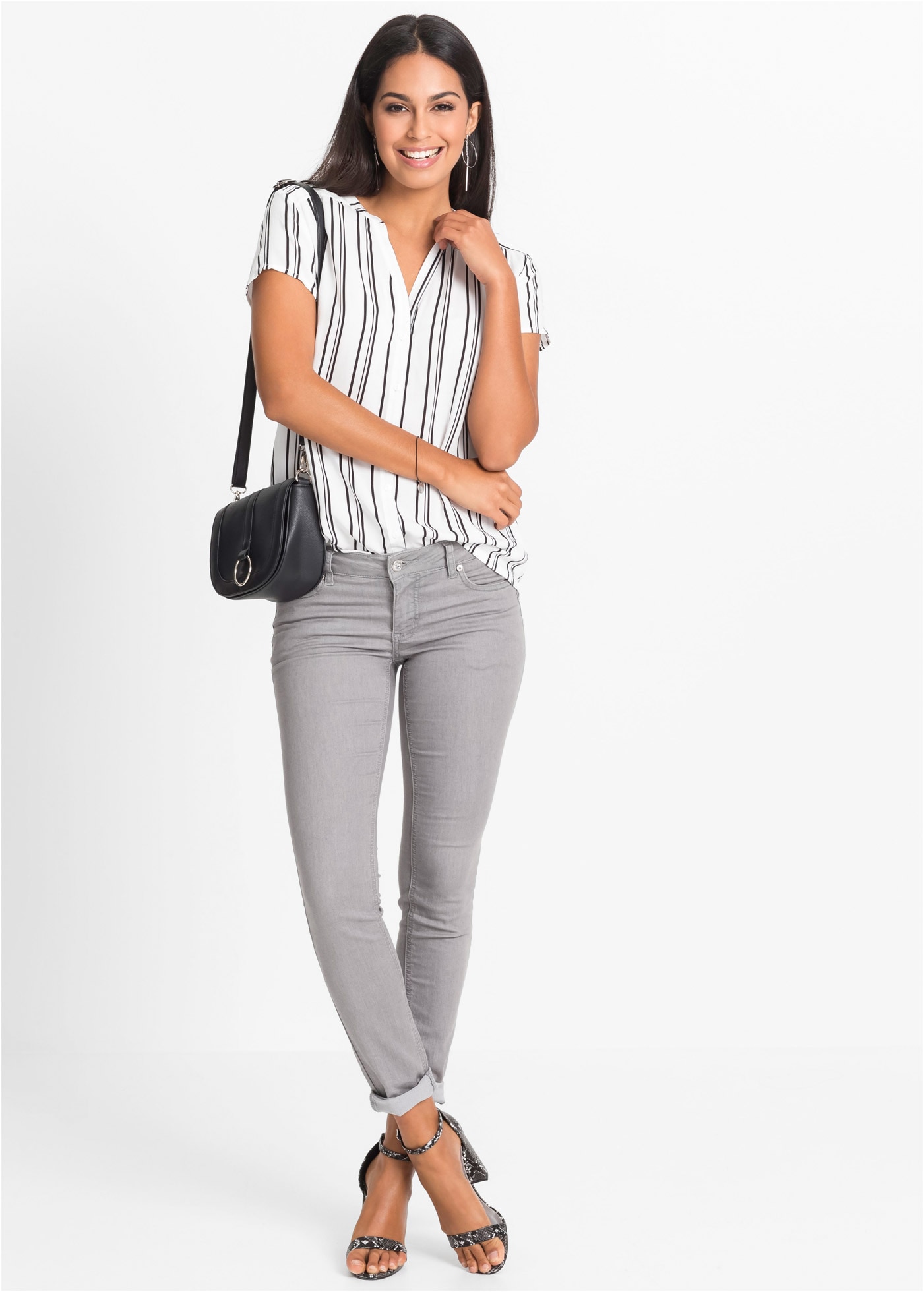 bonprix Blouse à manches courtes Regular Fit, für Businessmode, aus Viskose, feminin gestaltet