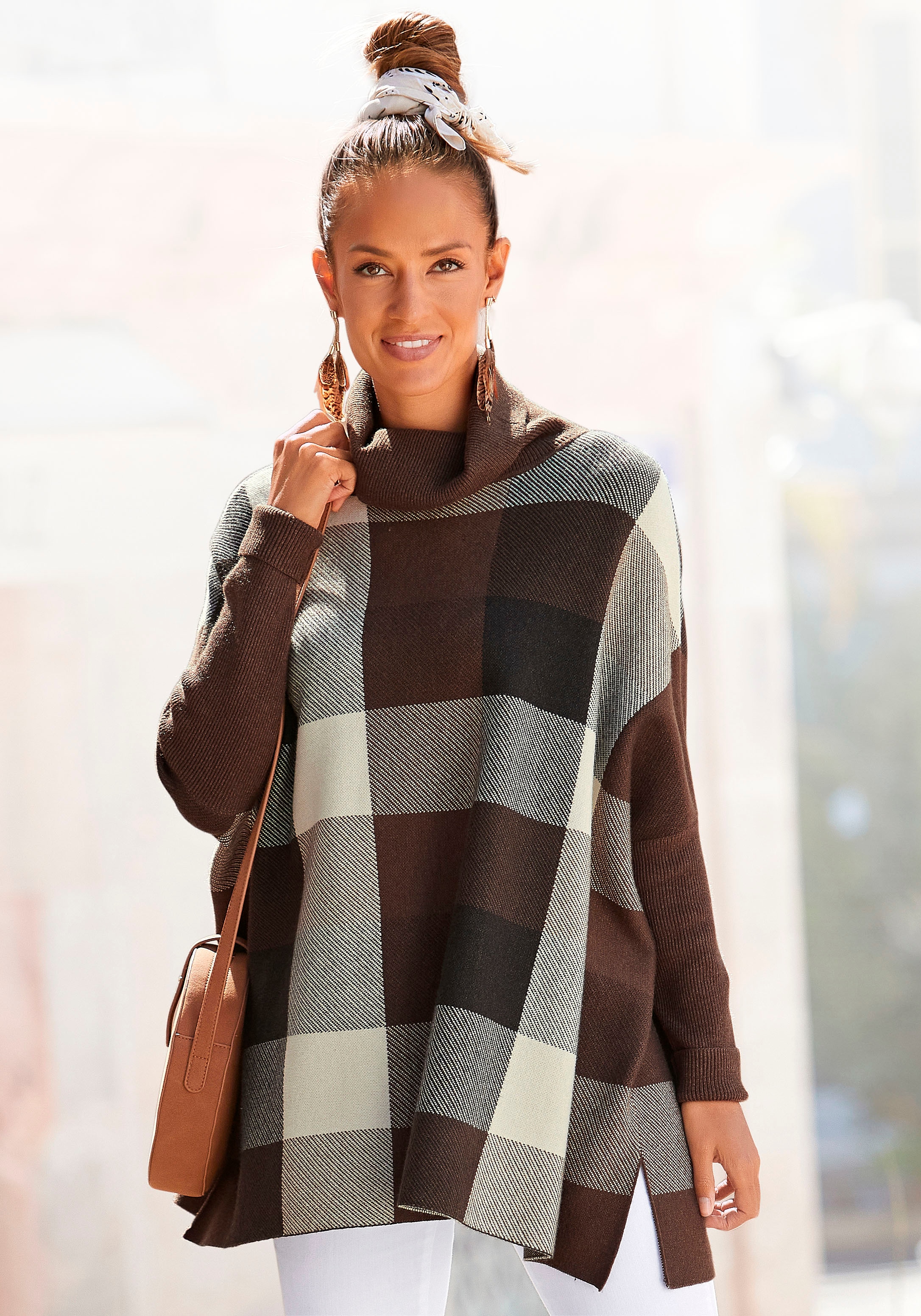 Image of LASCANA Rollkragenpullover, im lässigen Poncho-Style bei Ackermann Versand Schweiz
