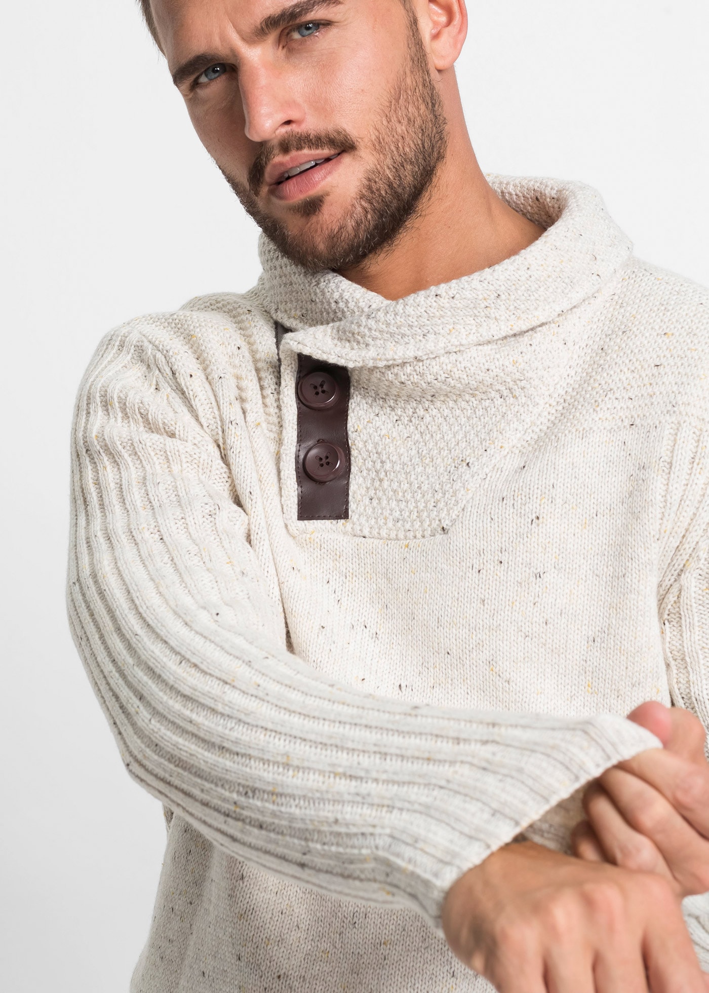 bonprix Pull en tricot mit Schalkragen und Knopfverschluss, Langarm