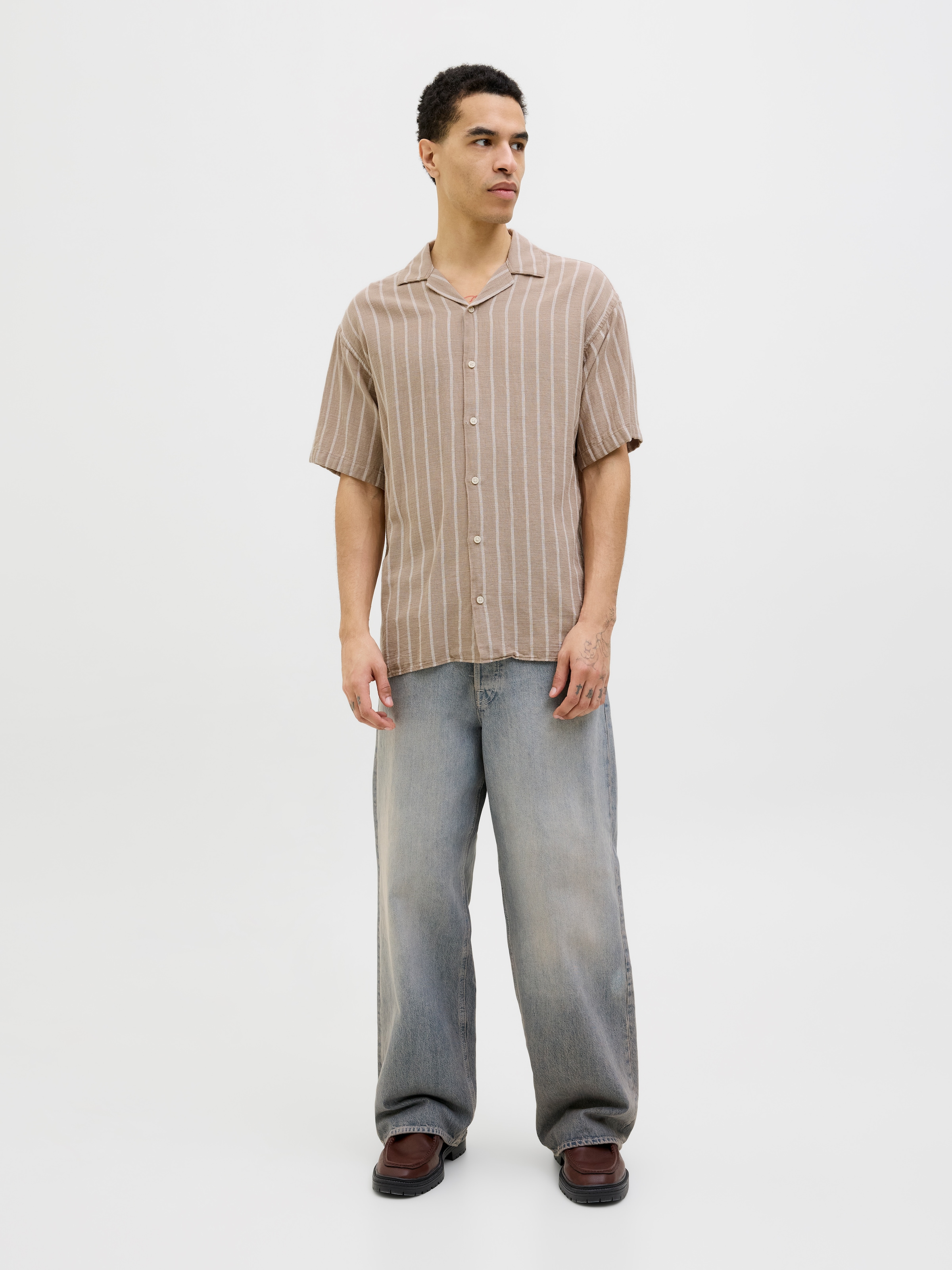 Jack & Jones Kurzarmhemd »JJEENZO STRIPE RESORT SHIRT SS SN«, mit Streifen Muster