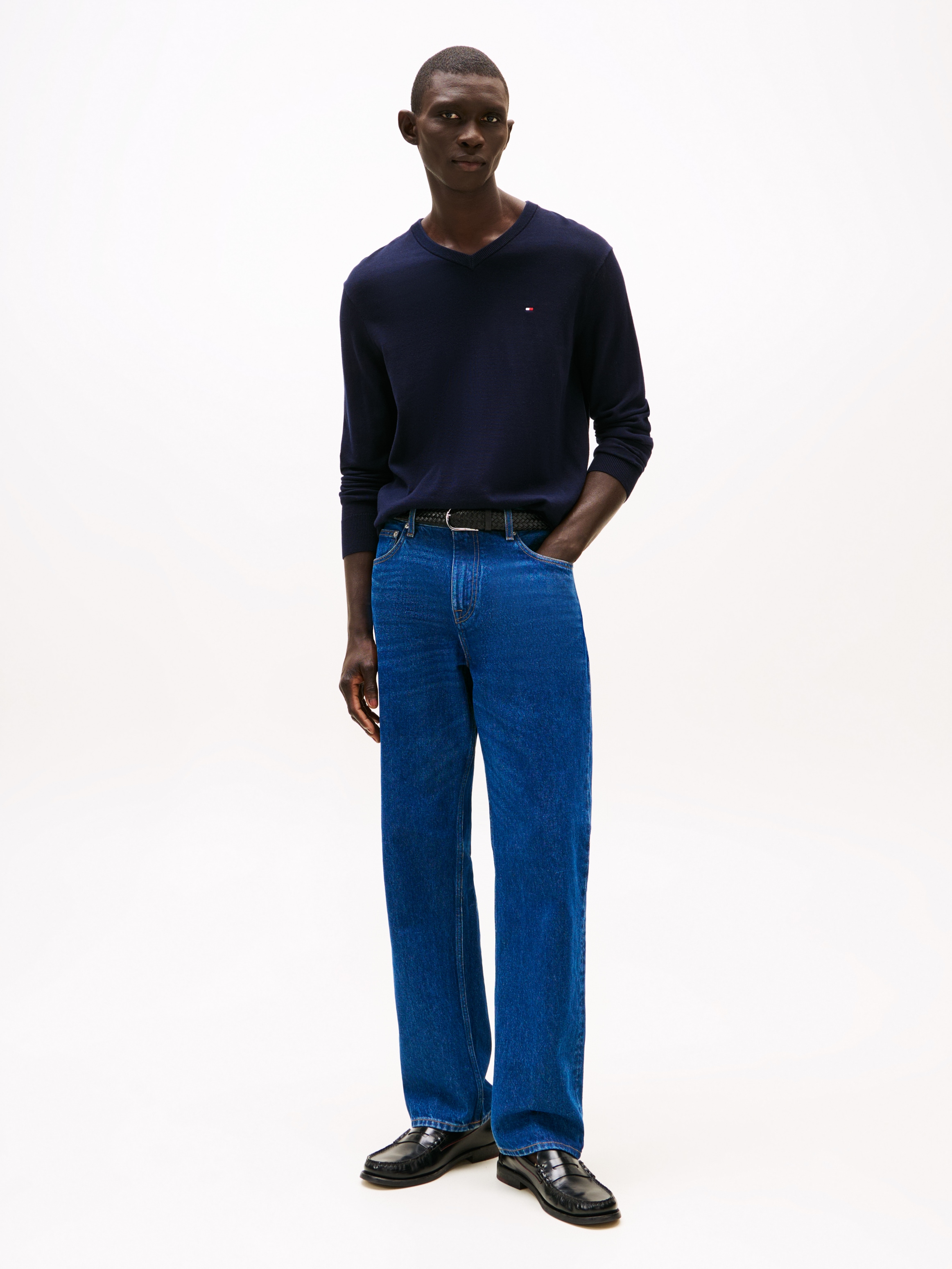 Tommy Hilfiger Pull en tricot »ESSENTIAL COTTON V NECK mit V-Ausschnitt und Stickerei« unifarben, casual, regular fit, Baumwolle, V-Ausschnitt