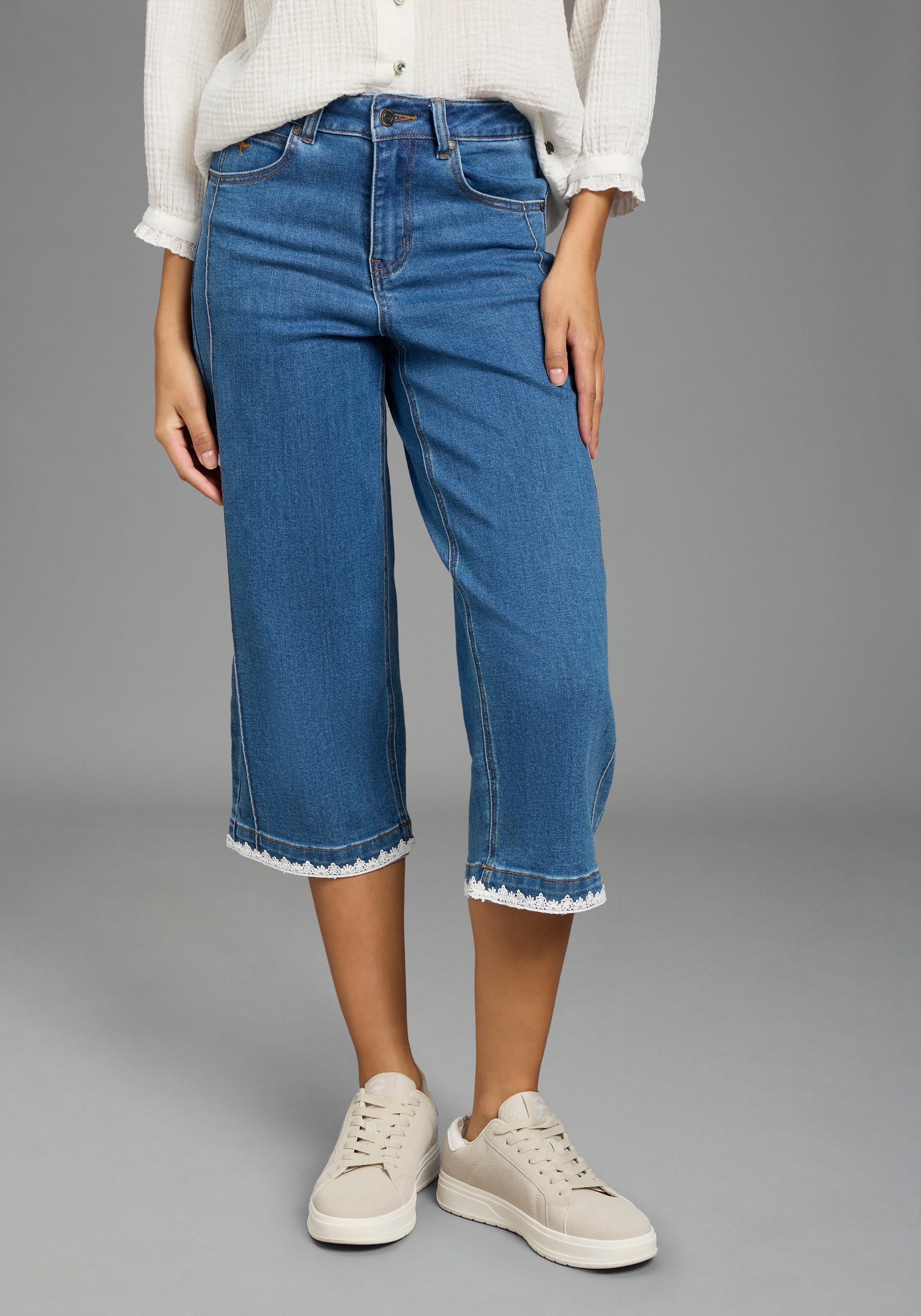 KangaROOS Comfort-fit-Jeans mit Eingrifftaschen, Gesässtaschen und Coinpocket, in 3/4-Länge