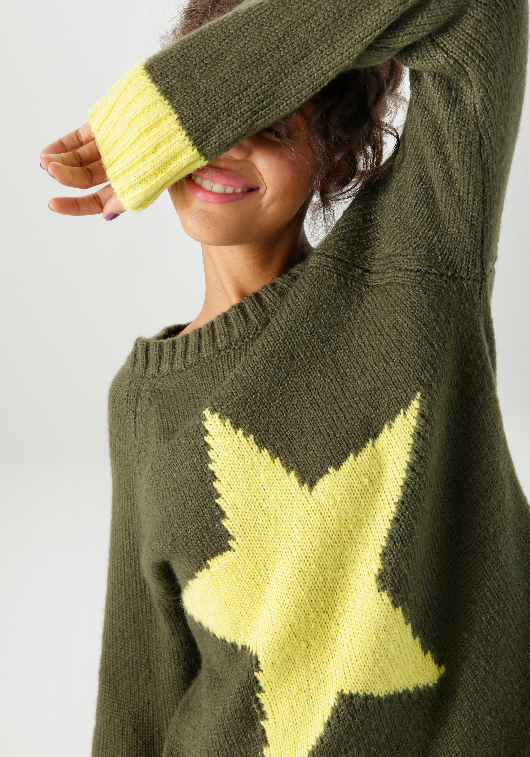 Aniston CASUAL Strickpullover, mit grossem Stern im Vorderteil - NEUE KOLLEKTION