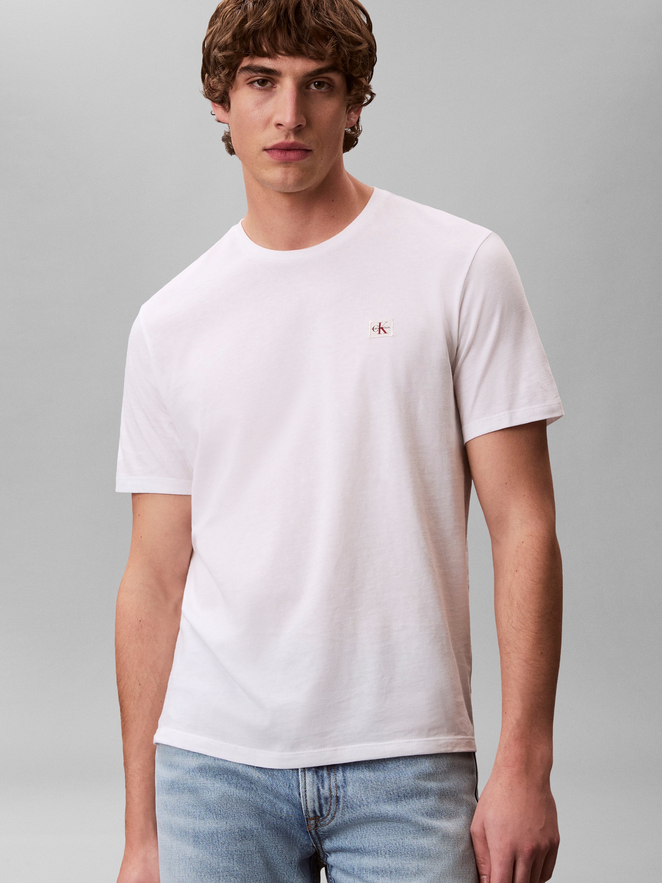 Calvin Klein Jeans T-shirt »SS BADGE TEE 2 PACK« Packung, 2er-Pack, 2 cuis Mit Rundhalsausschnitt