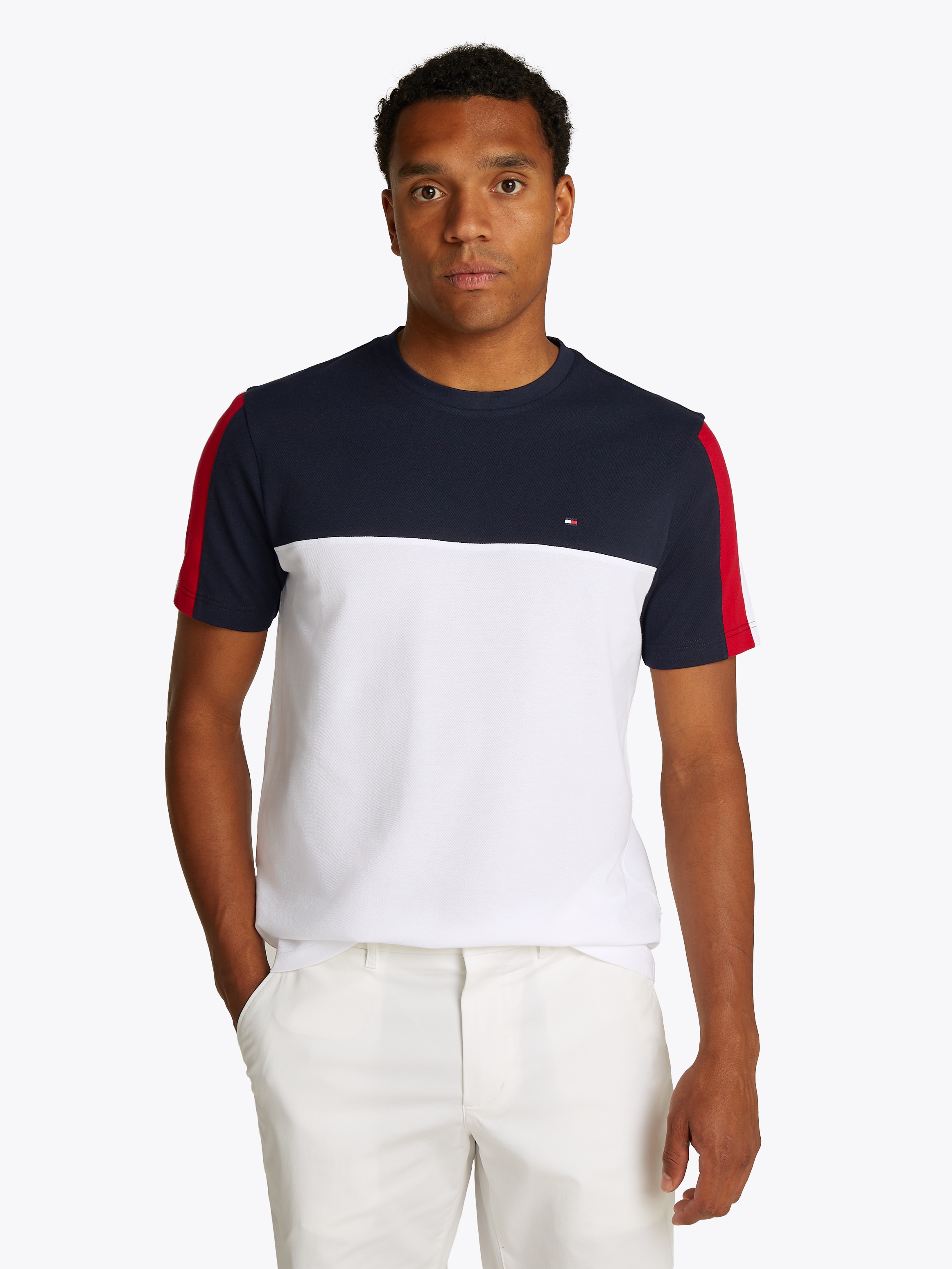Tommy Hilfiger T-Shirt »GLOBAL STRIPE COLOURBLOCK TEE«, im modischen Colorblocking