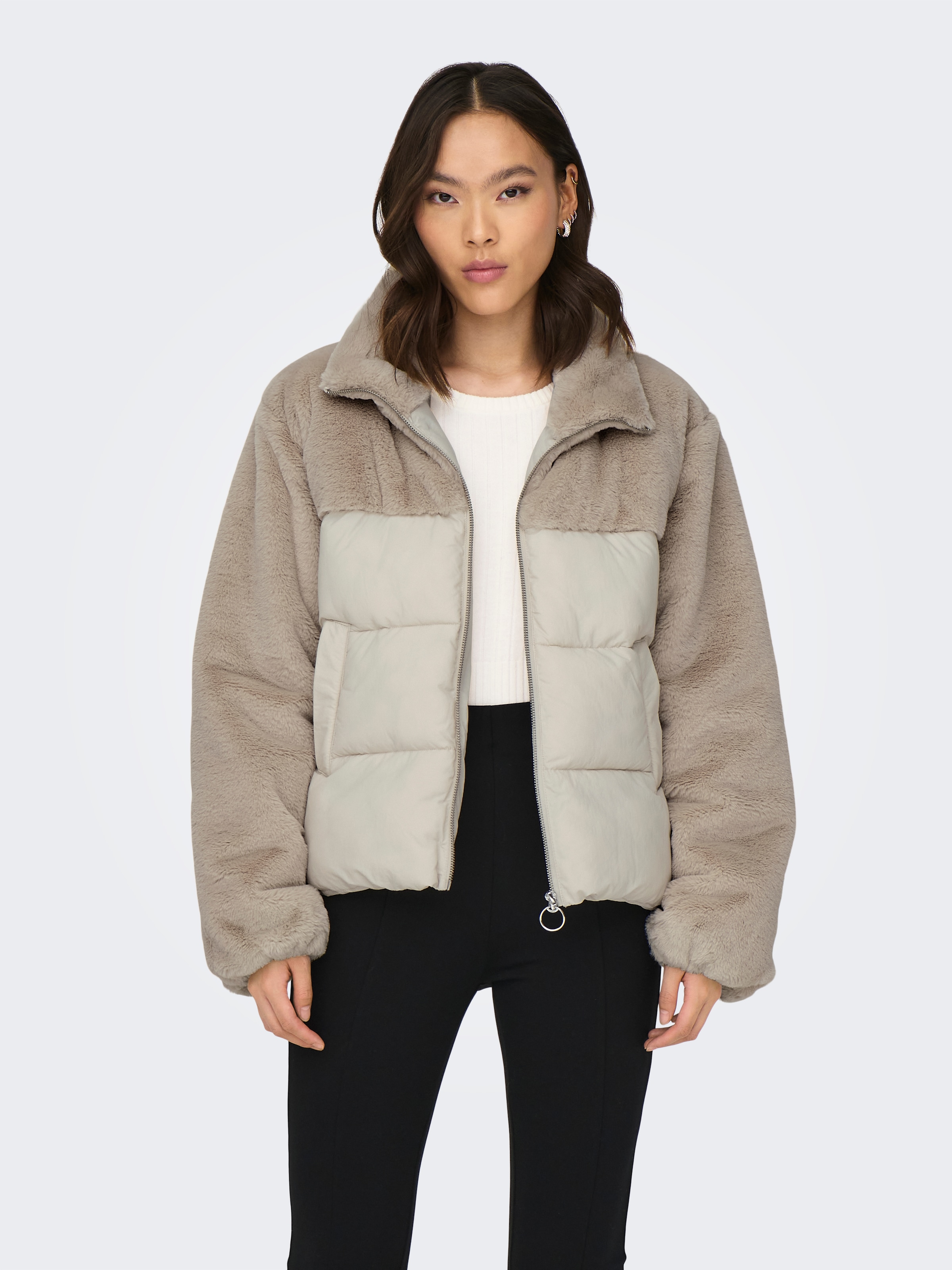 Image of ONLY Steppjacke "ONLWANJA – Jacke mit Plüschdetails und hohem Kragen" Materialmix