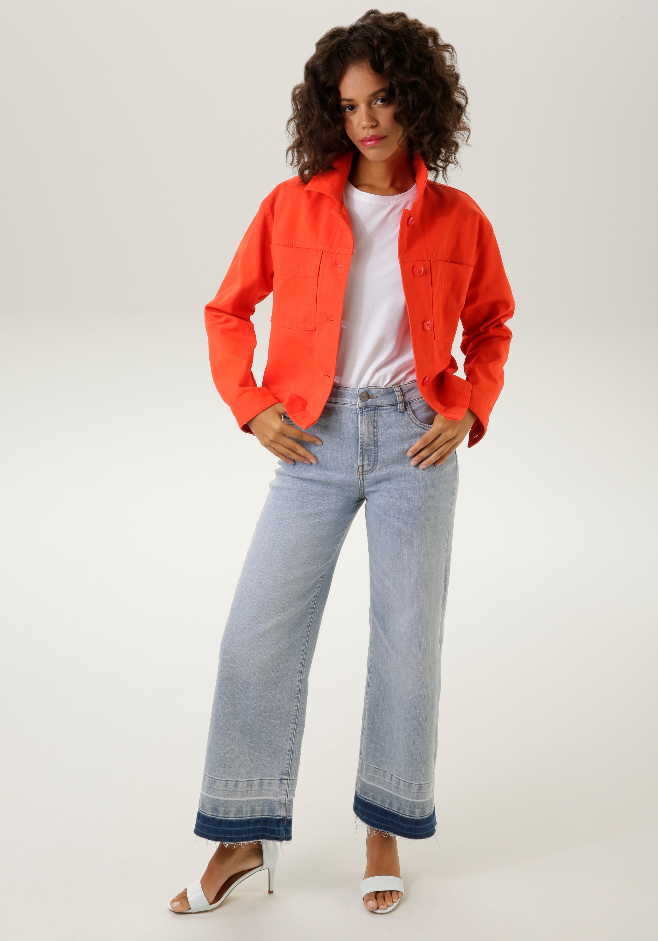 Aniston CASUAL Jeansjacke, mit tonigen Knöpfen zu schliessen