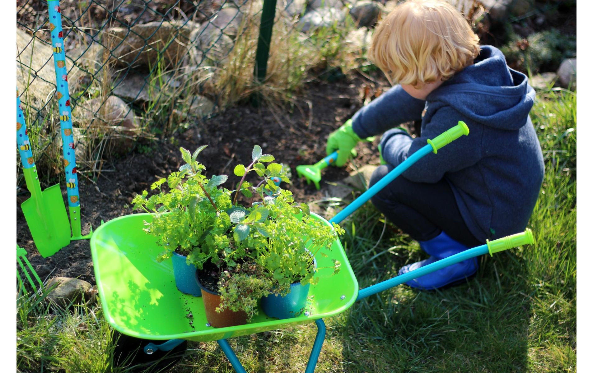 Small Foot Spielzeug-Gartenset »Gartenset mit Schubkarre«