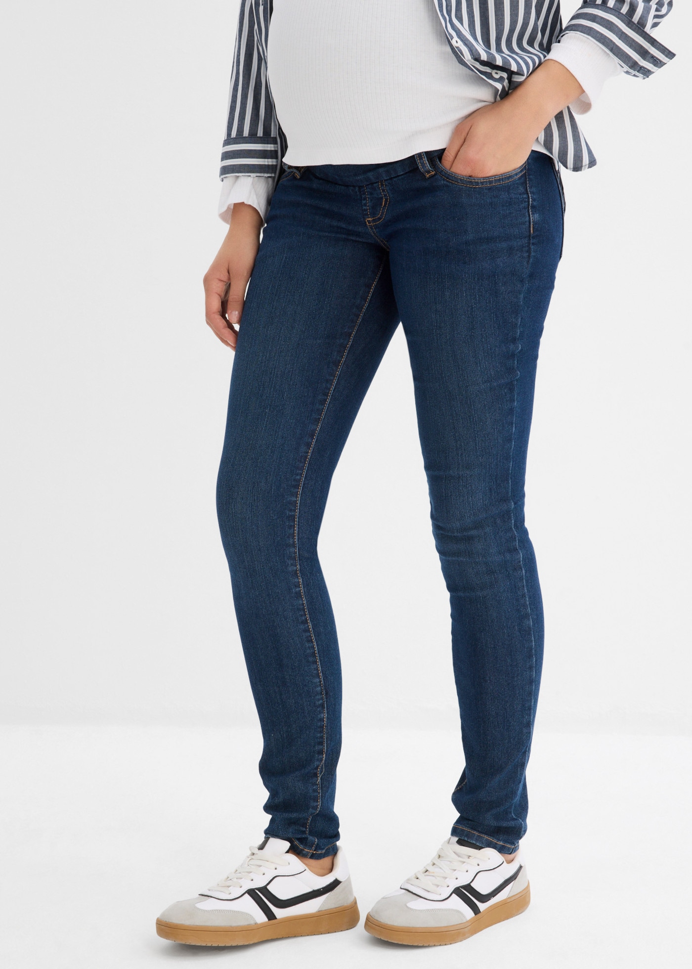 Image of bonprix Umstandsjeans mit 5-Pocket-Design, aus Baumwolldenim, Skinny Fit