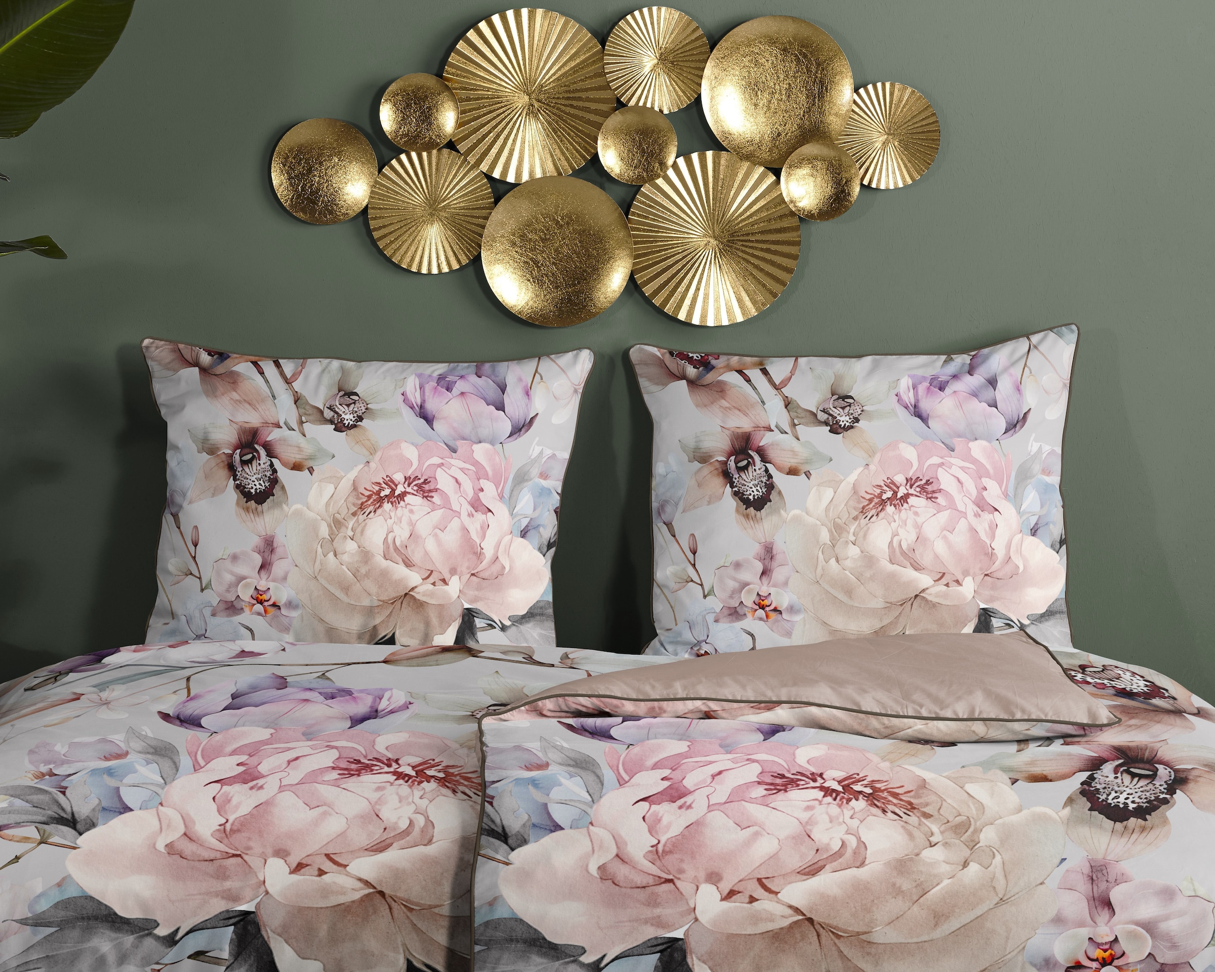 Descanso Wendebettwäsche »Colinda«, Satin, Reissverschluss, Paspel, Biese, Wendeoptik, Luxe, Blumen, grau